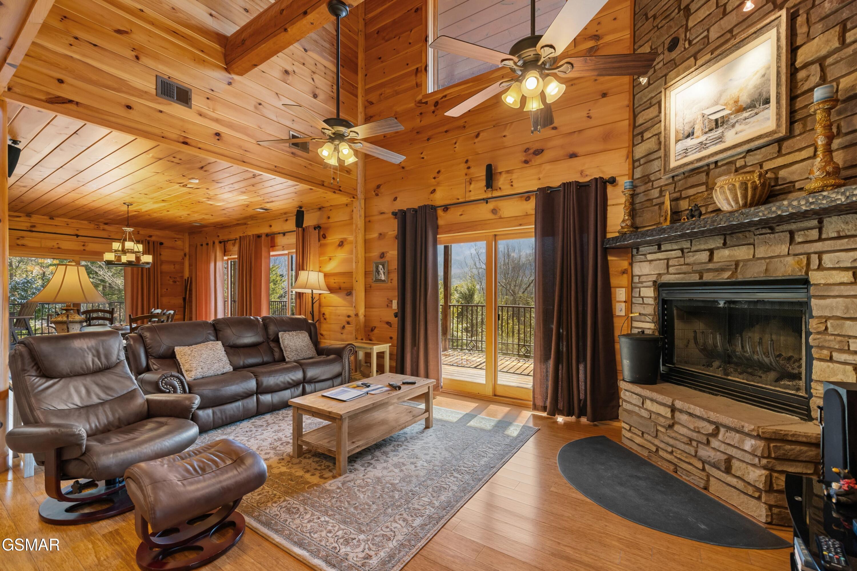 4320 Firefly View Way Gatlinburg TN 37738