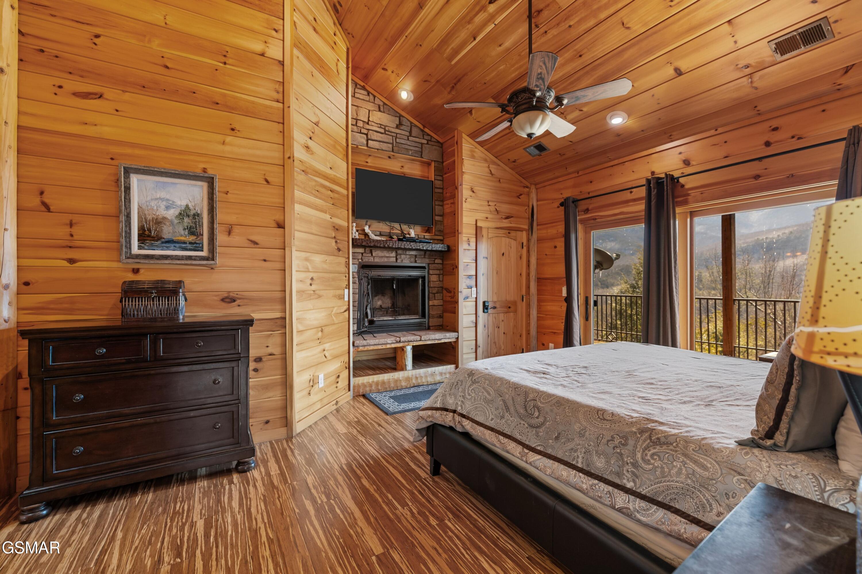 4320 Firefly View Way Gatlinburg TN 37738