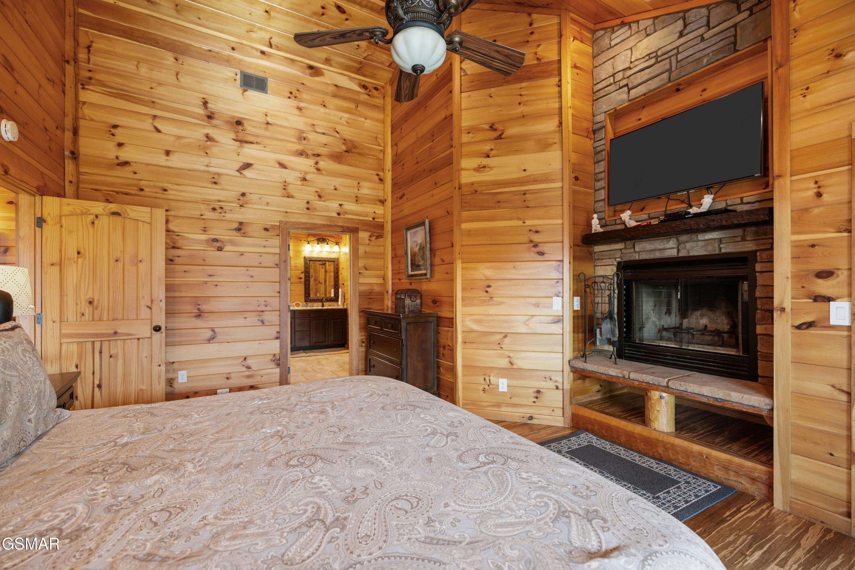 4320 Firefly View Way Gatlinburg TN 37738