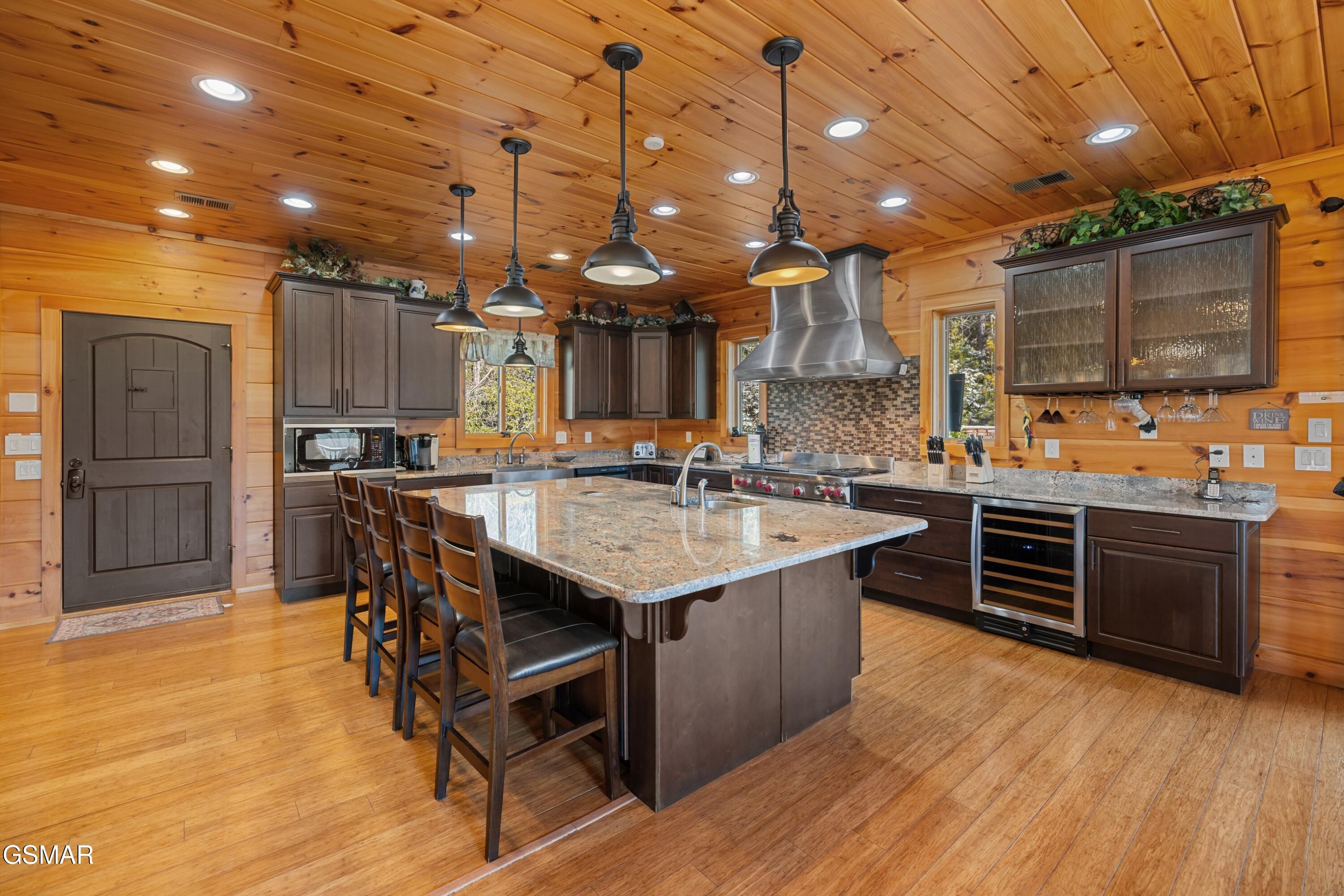 4320 Firefly View Way Gatlinburg TN 37738