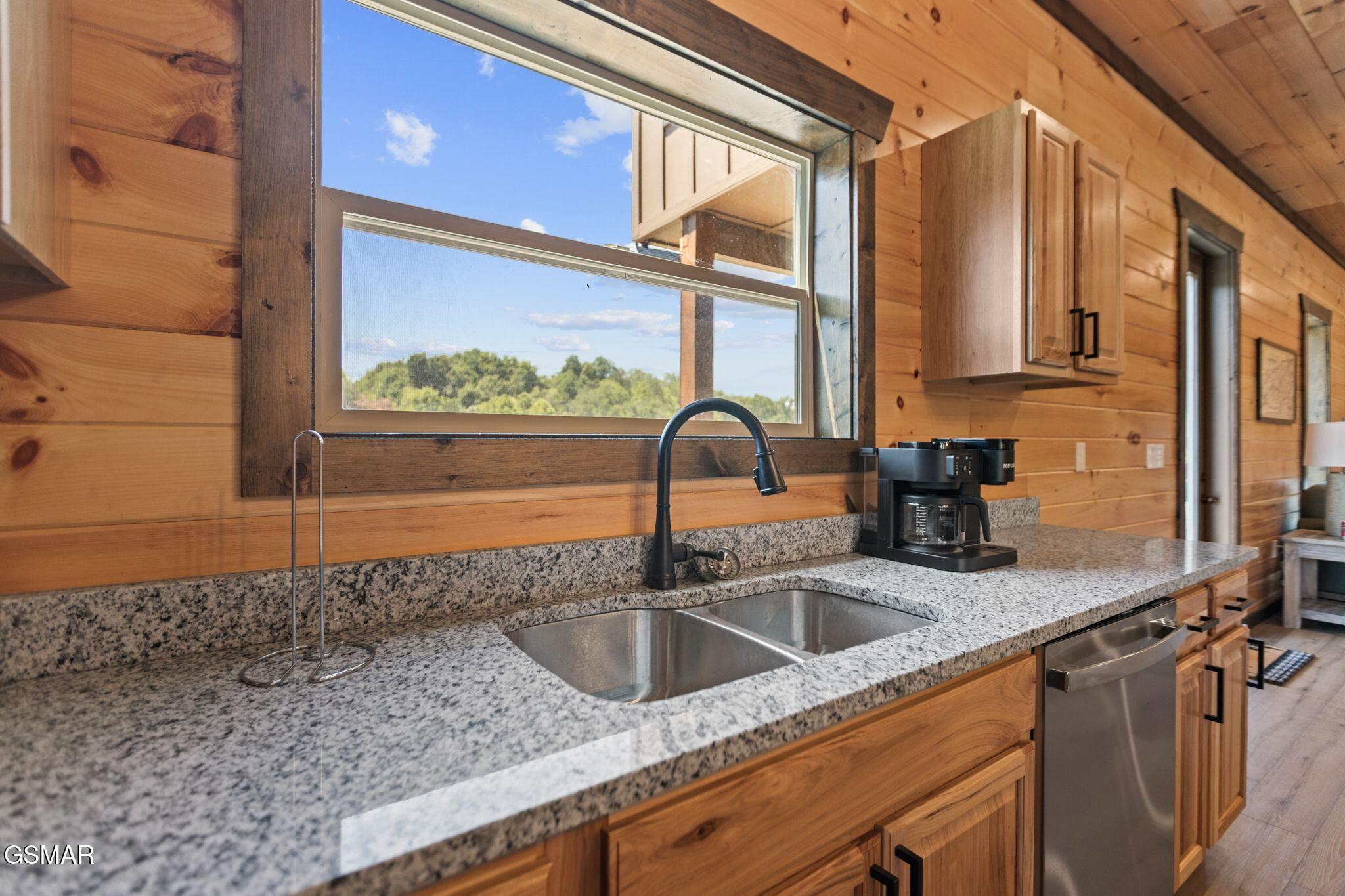 1122 Sanctuary Shores Way Sevierville TN 37876