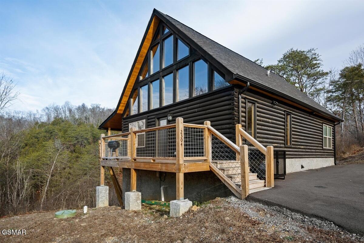 2304 Wingspan Drive Sevierville TN 37876