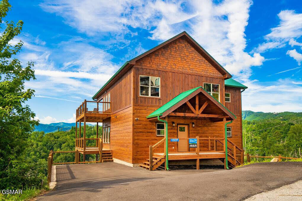 859 Sourwood Drive Gatlinburg TN 37738
