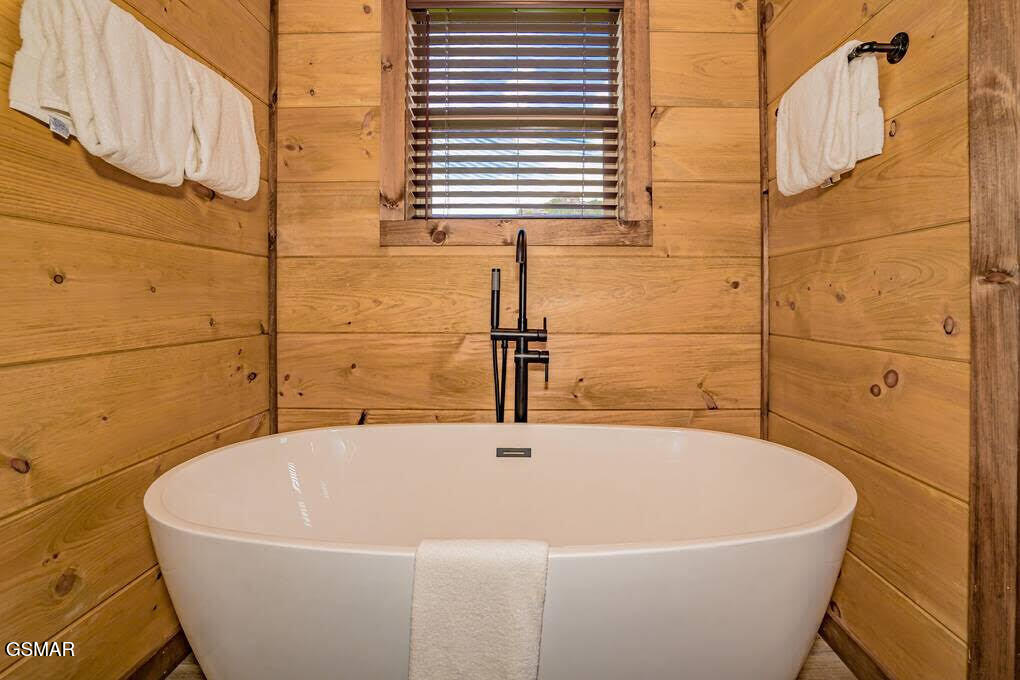 859 Sourwood Drive Gatlinburg TN 37738