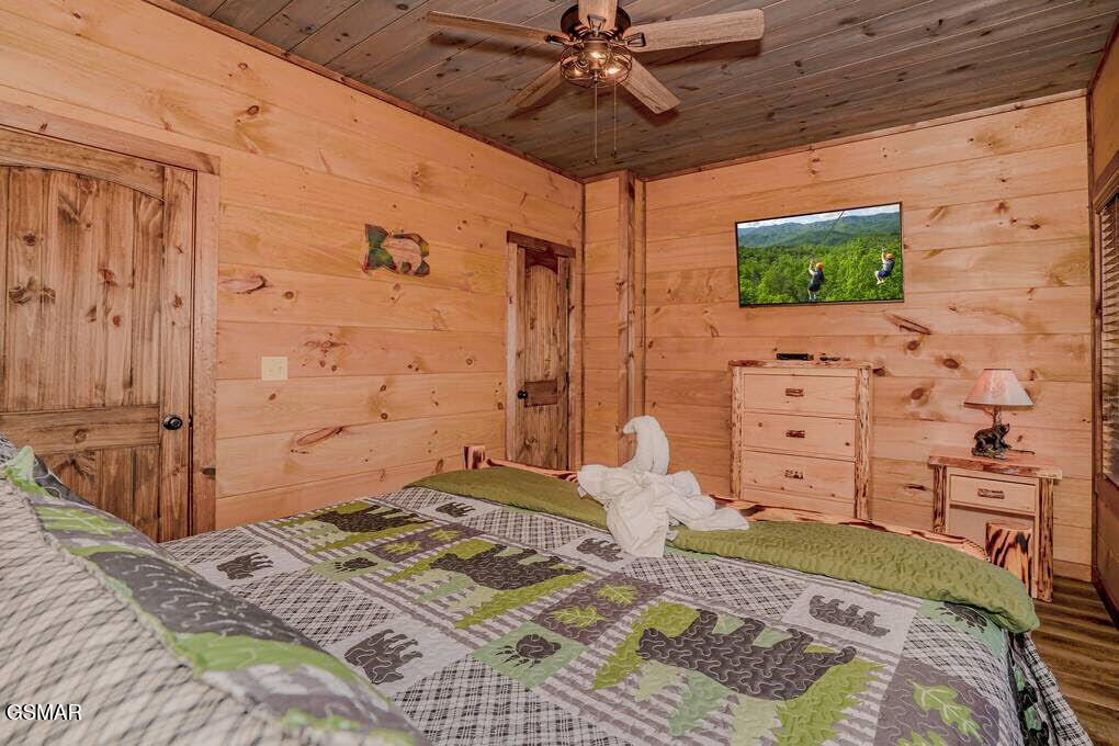 859 Sourwood Drive Gatlinburg TN 37738