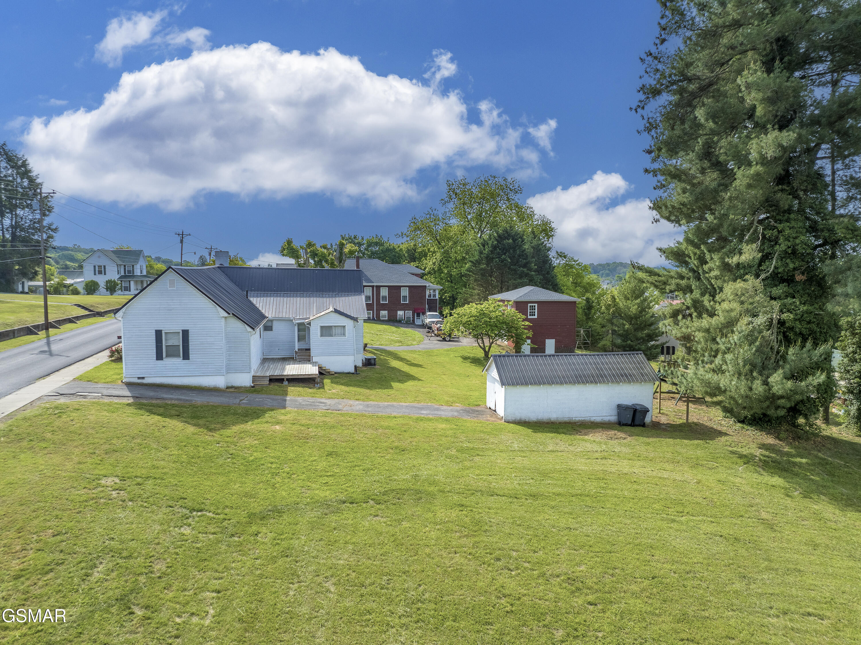 1819 Walnut Street White Pine TN 37890