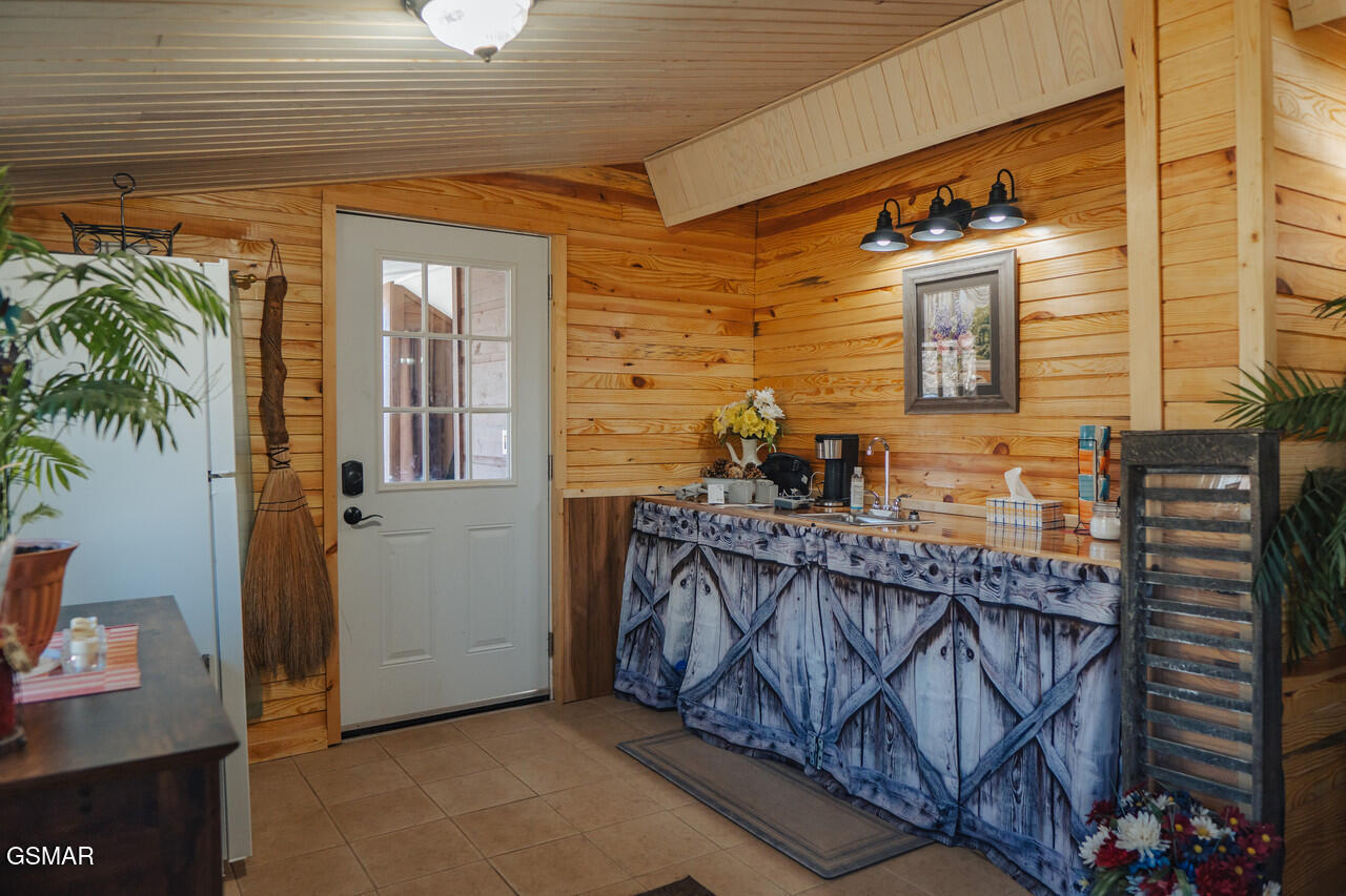 3521 James Phillips Way Sevierville TN 37876