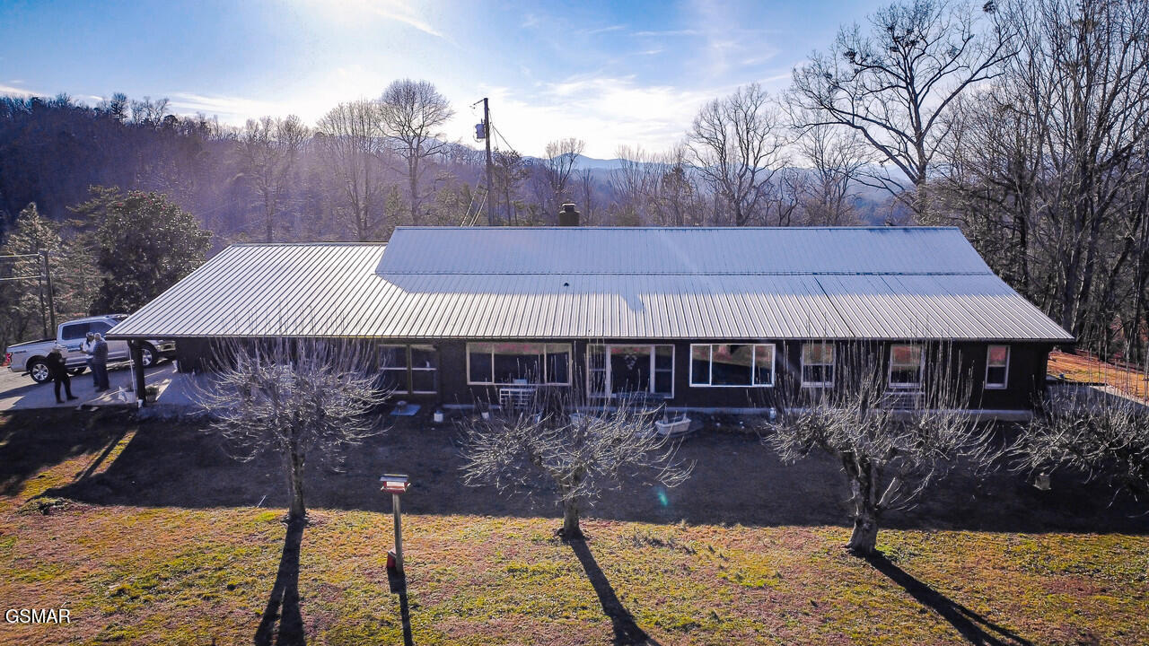 3521 James Phillips Way Sevierville TN 37876