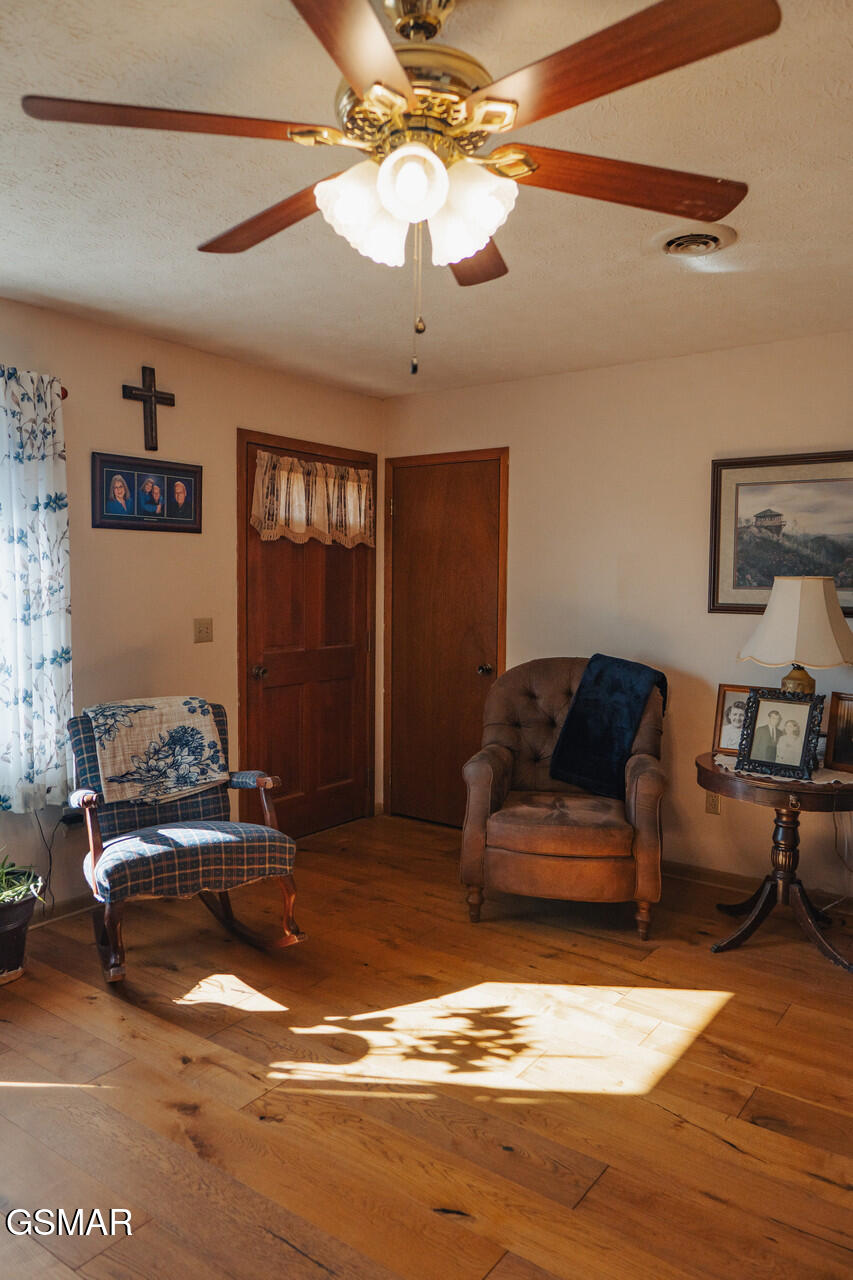3521 James Phillips Way Sevierville TN 37876