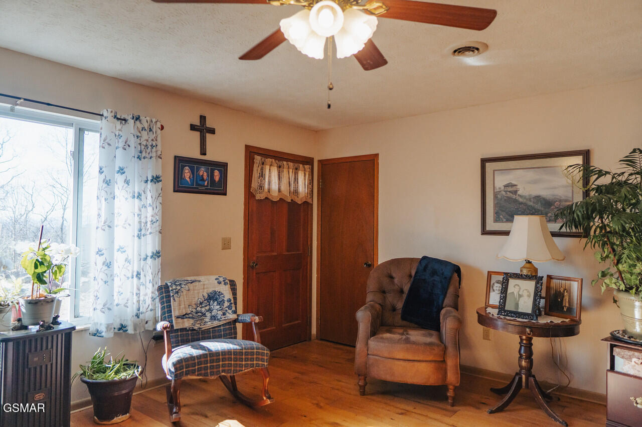 3521 James Phillips Way Sevierville TN 37876