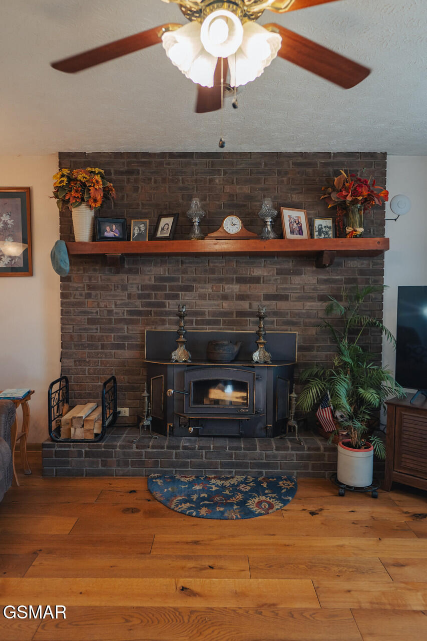 3521 James Phillips Way Sevierville TN 37876