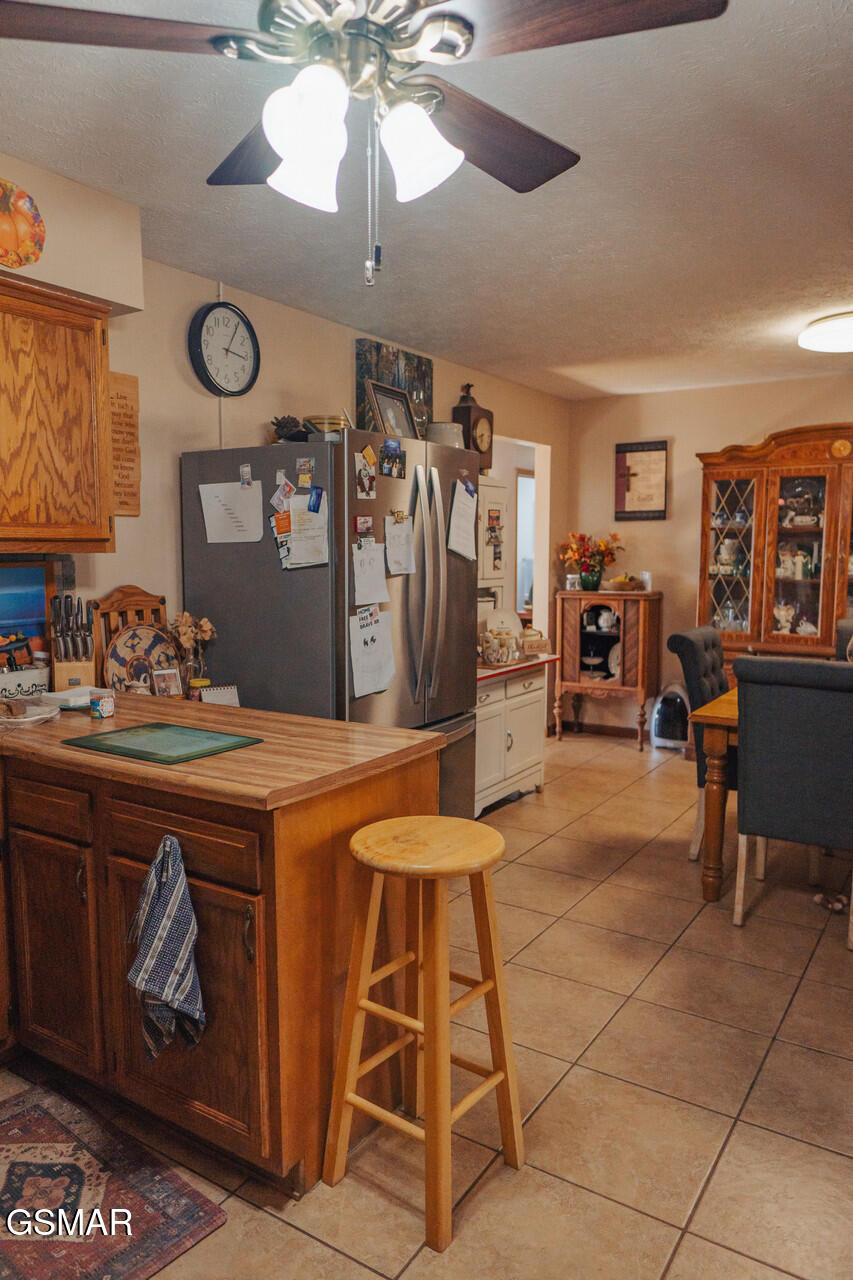 3521 James Phillips Way Sevierville TN 37876