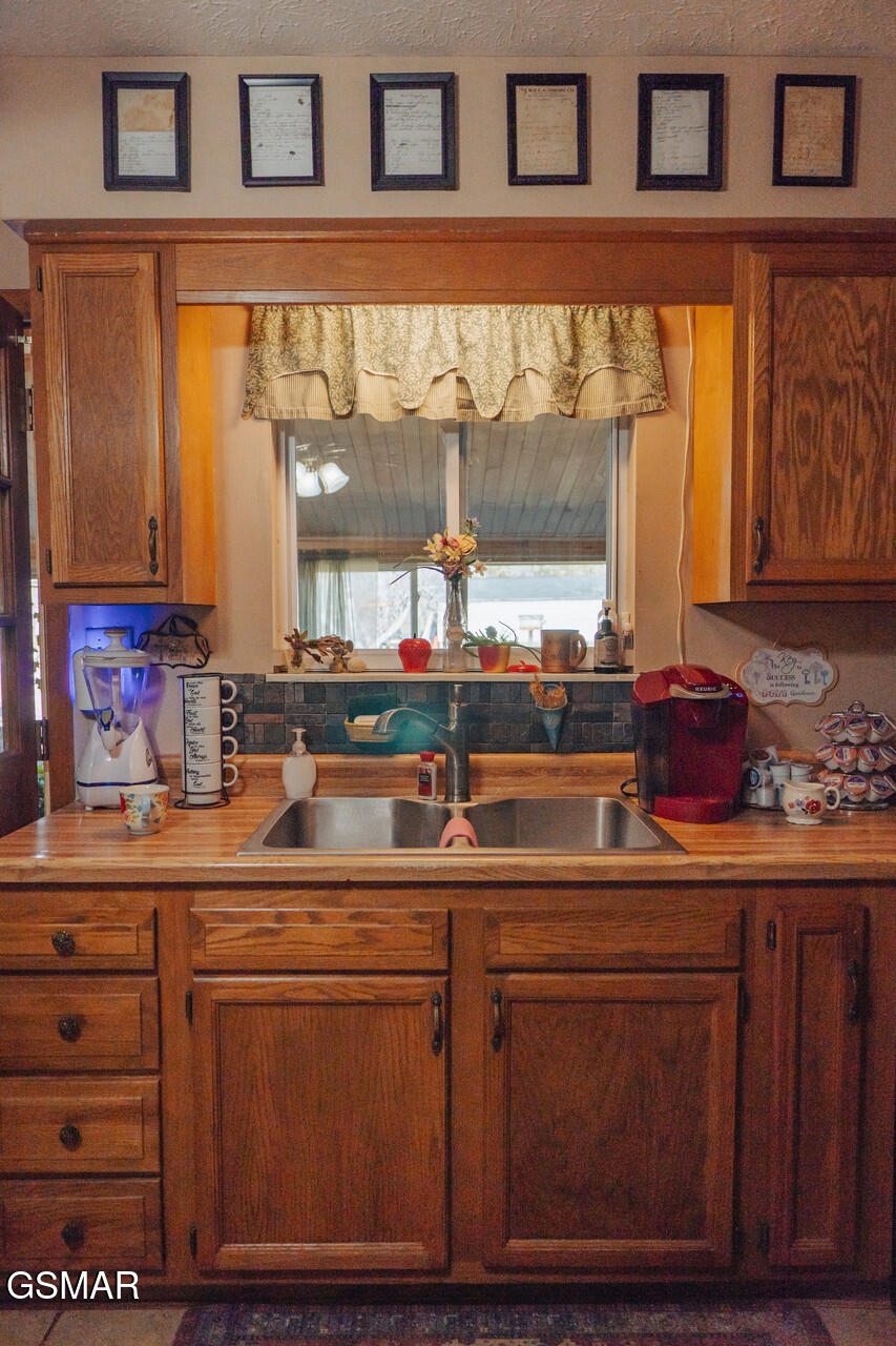 3521 James Phillips Way Sevierville TN 37876