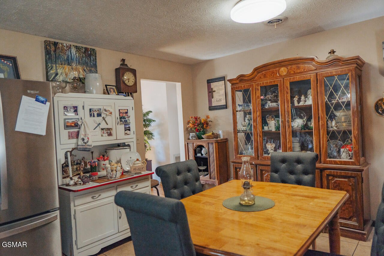 3521 James Phillips Way Sevierville TN 37876