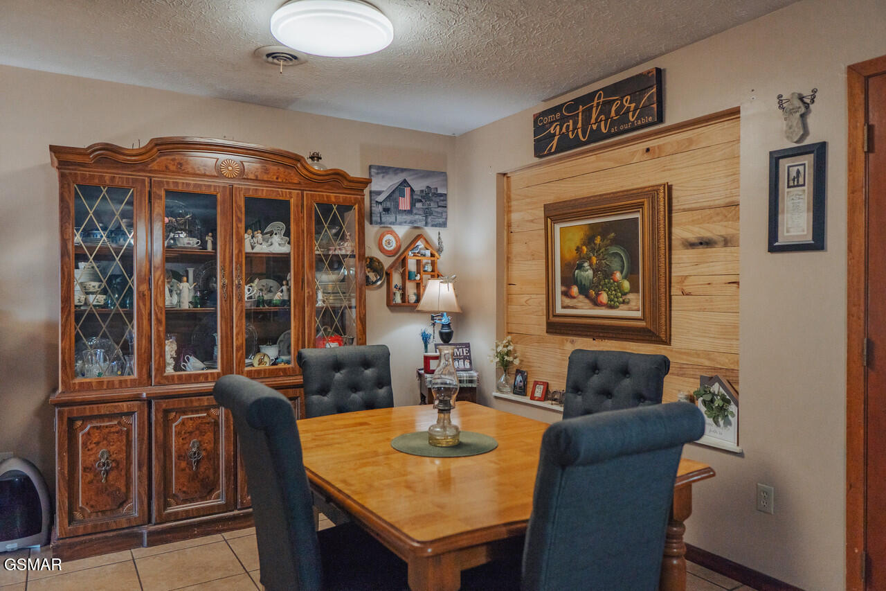 3521 James Phillips Way Sevierville TN 37876