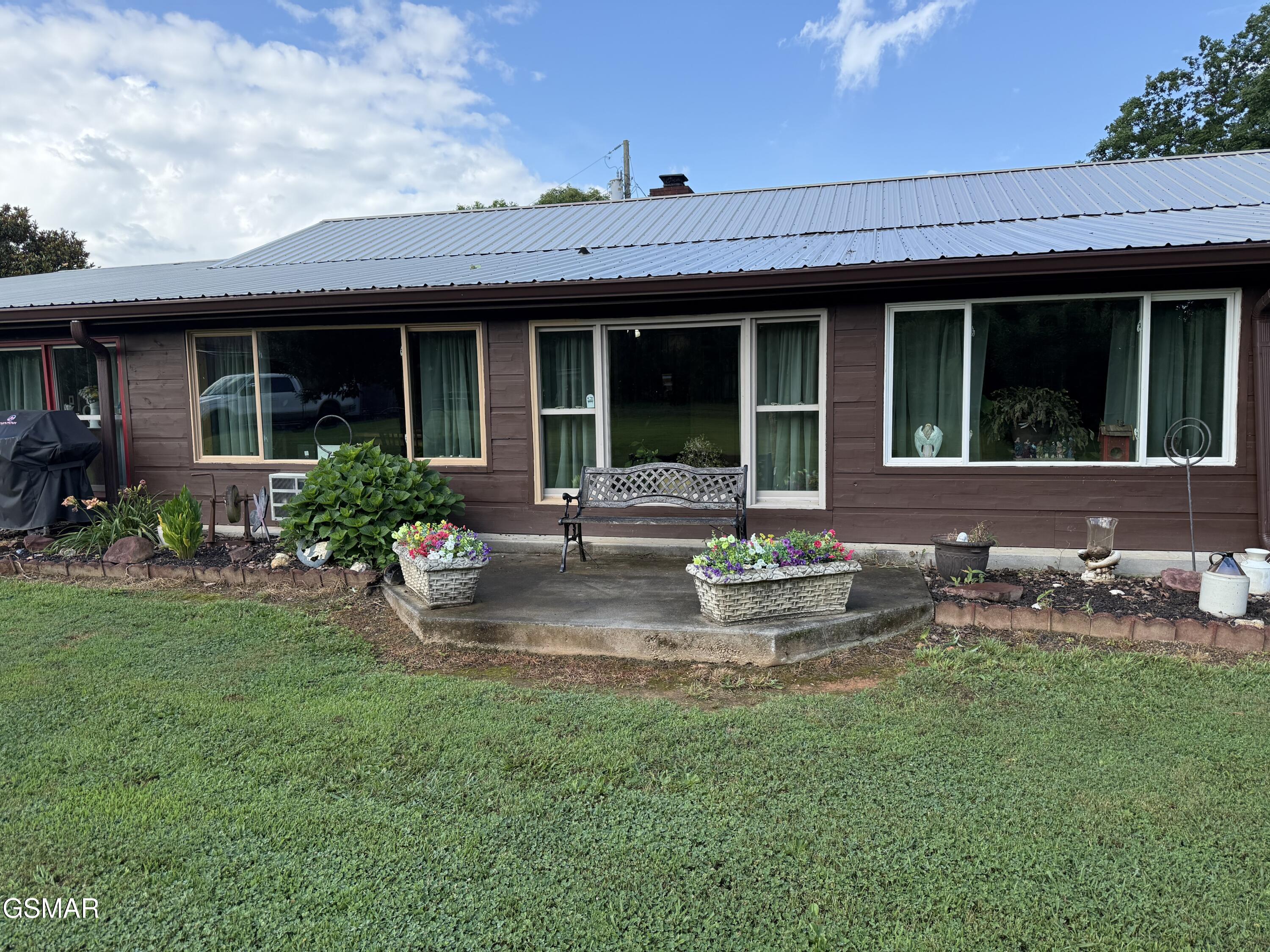 3521 James Phillips Way Sevierville TN 37876
