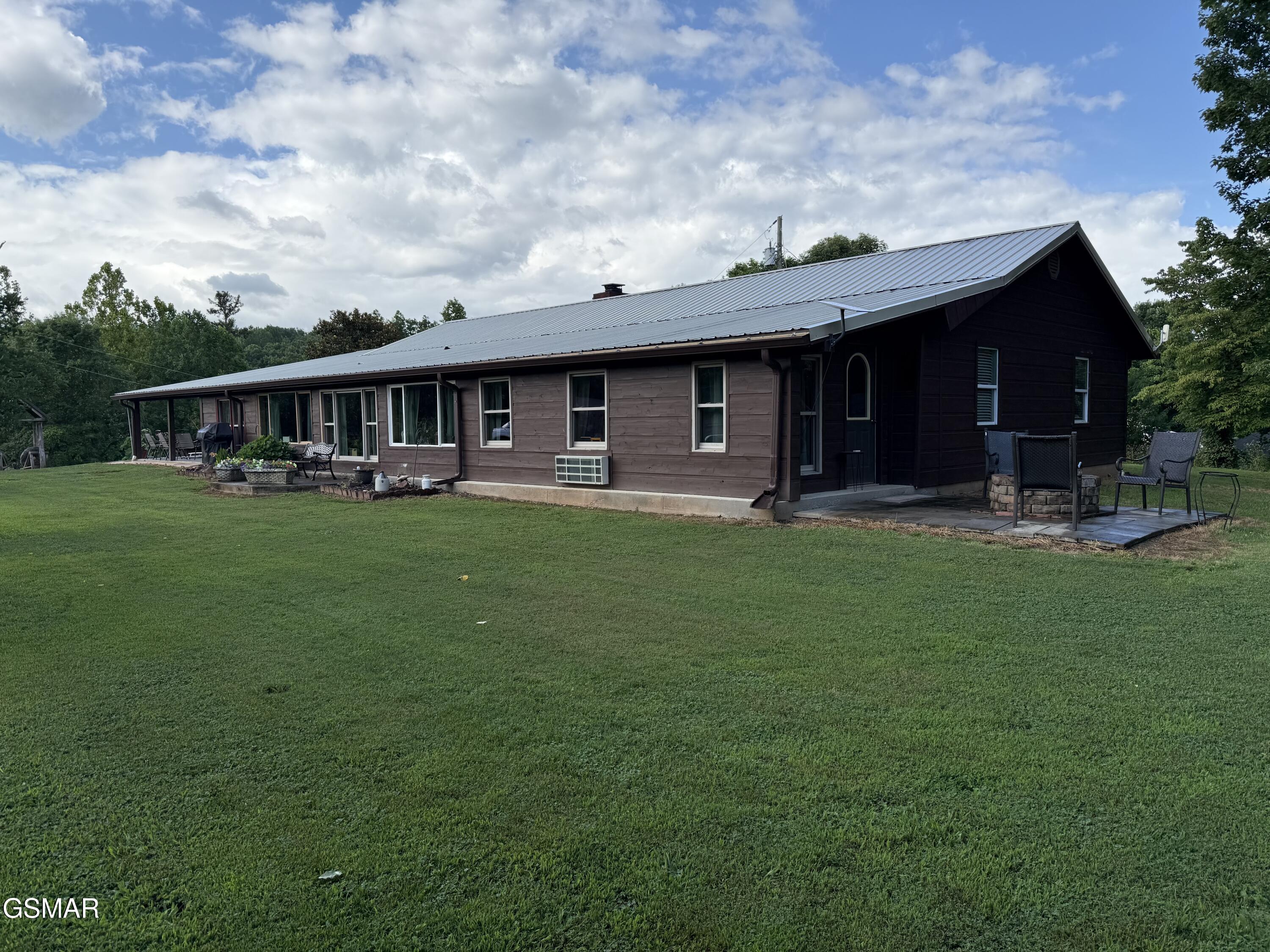 3521 James Phillips Way Sevierville TN 37876