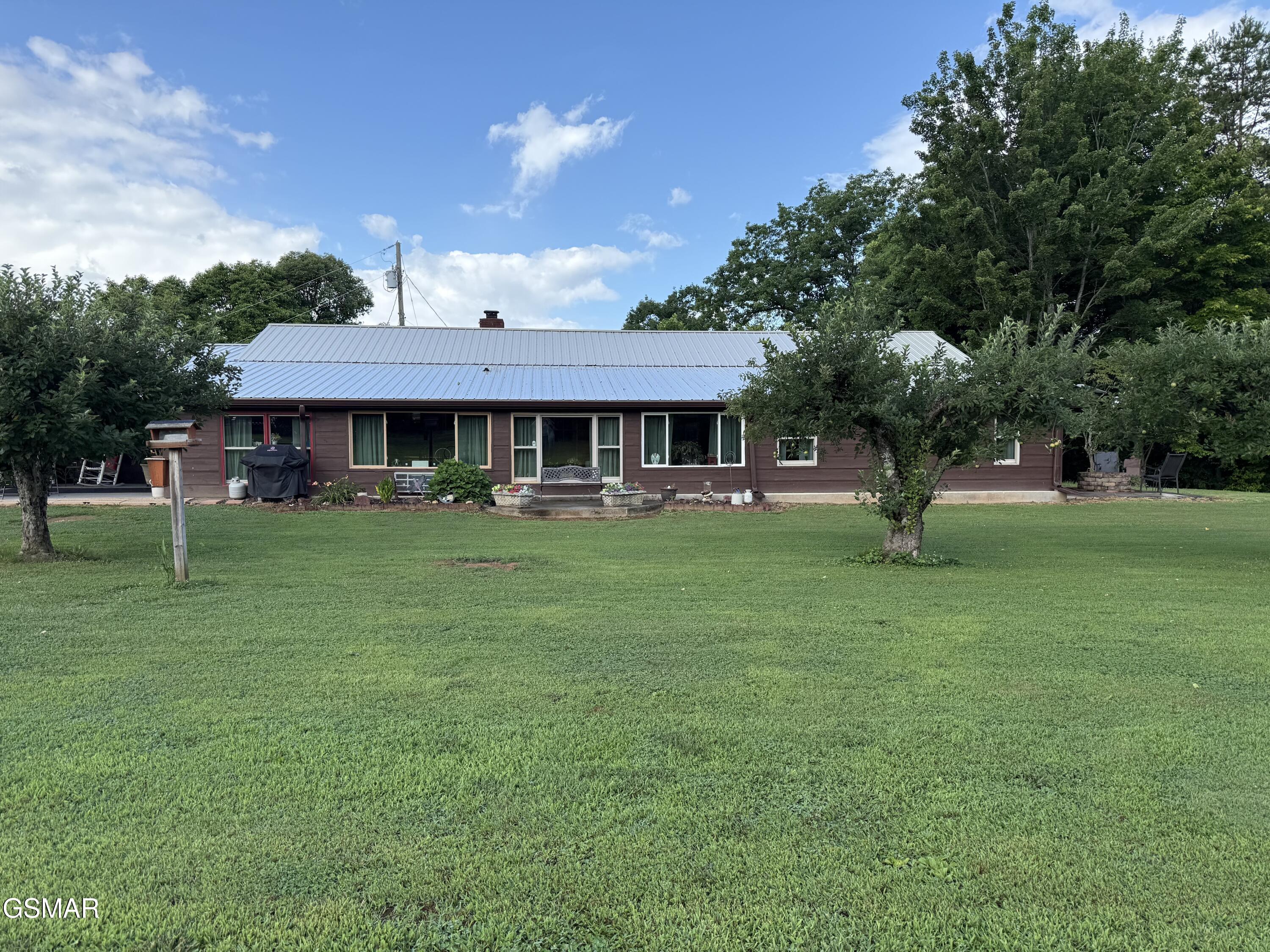 3521 James Phillips Way Sevierville TN 37876