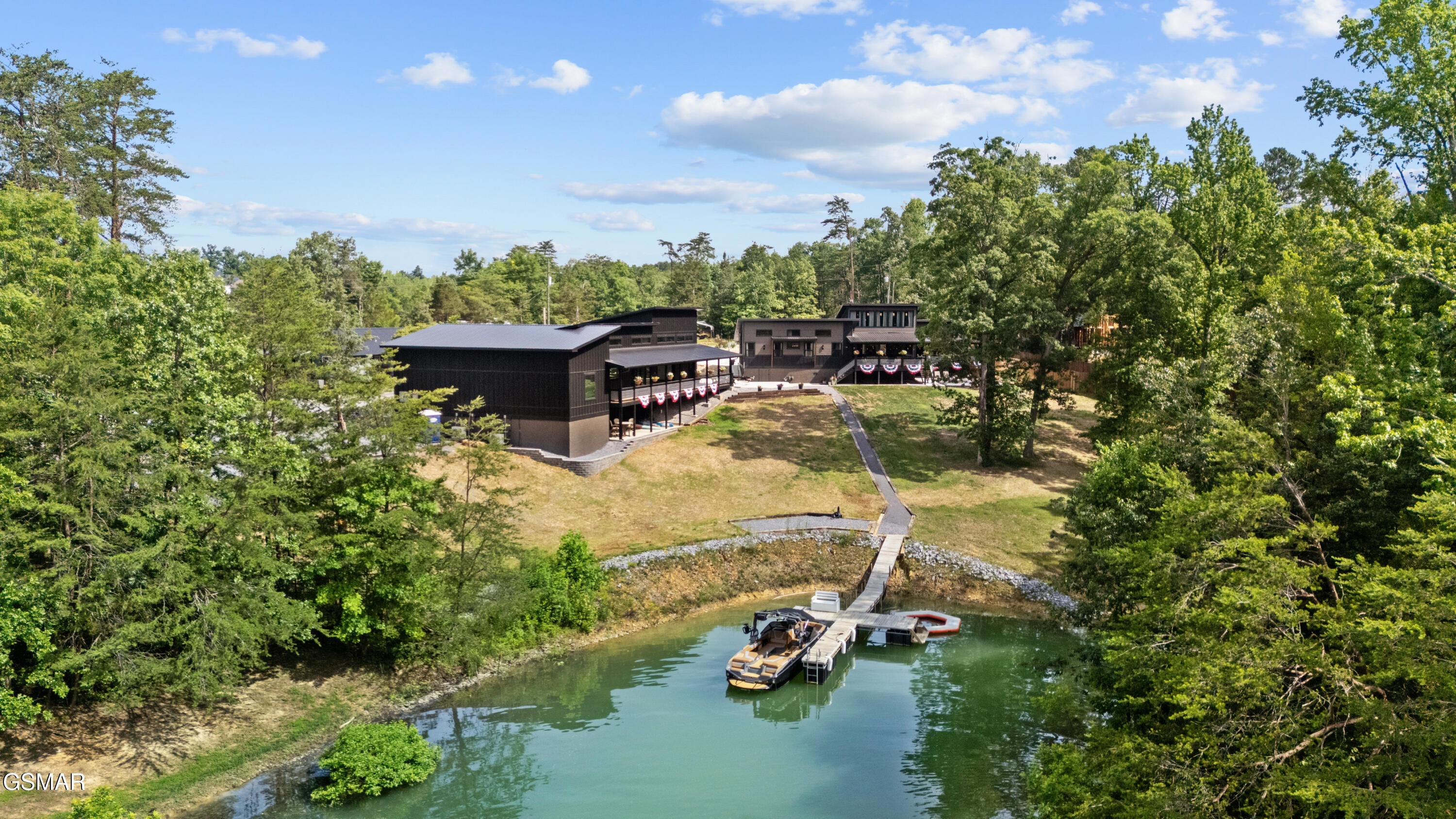 2466/2472 Mcqueen Way Sevierville TN 37876