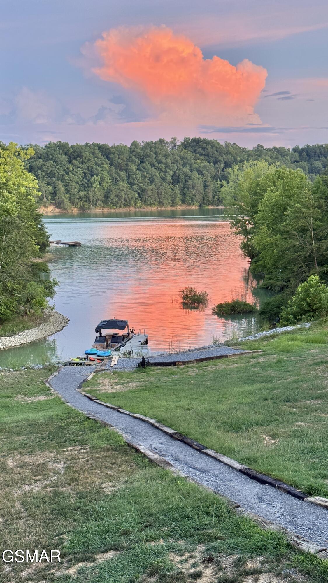 2466/2472 Mcqueen Way Sevierville TN 37876