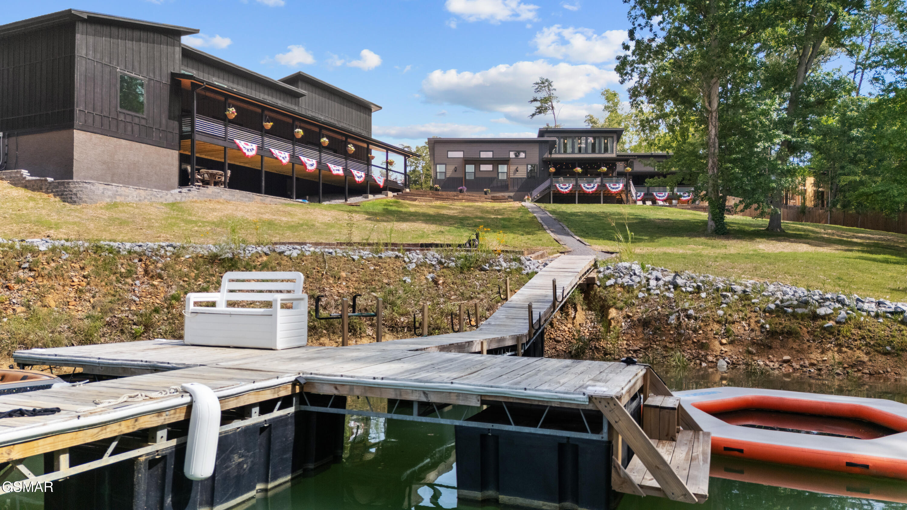 2466/2472 Mcqueen Way Sevierville TN 37876