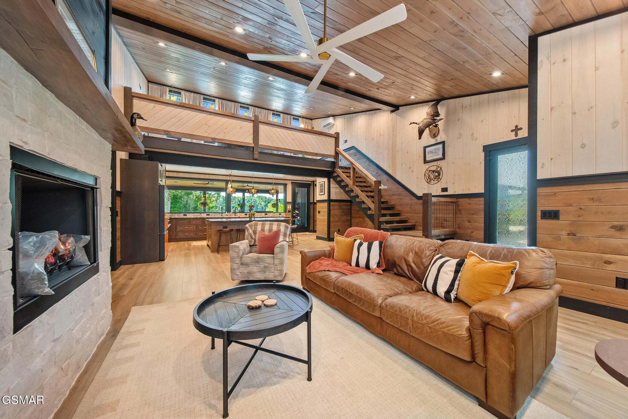 2466/2472 Mcqueen Way Sevierville TN 37876