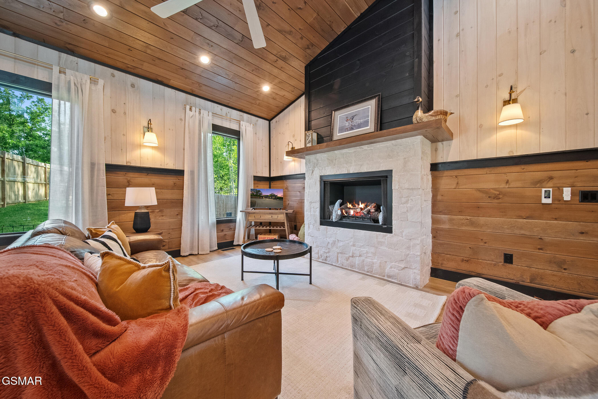 2466/2472 Mcqueen Way Sevierville TN 37876