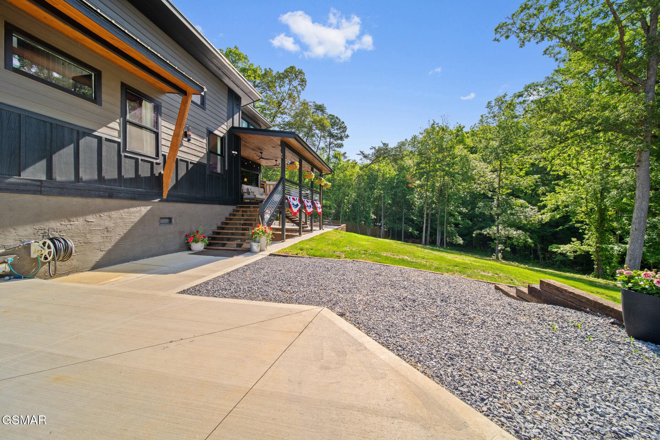 2466/2472 Mcqueen Way Sevierville TN 37876