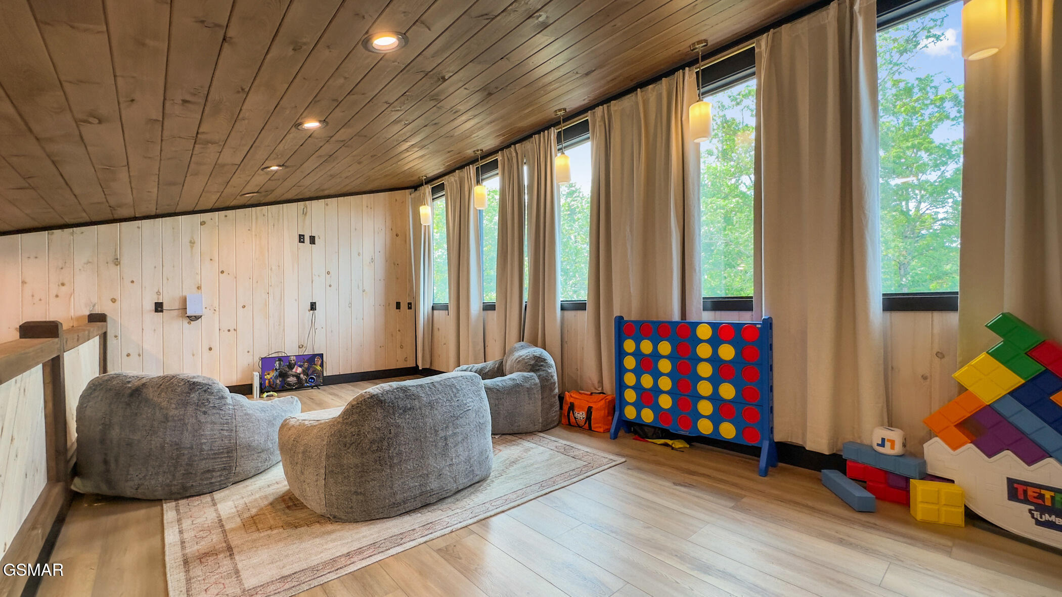 2466/2472 Mcqueen Way Sevierville TN 37876