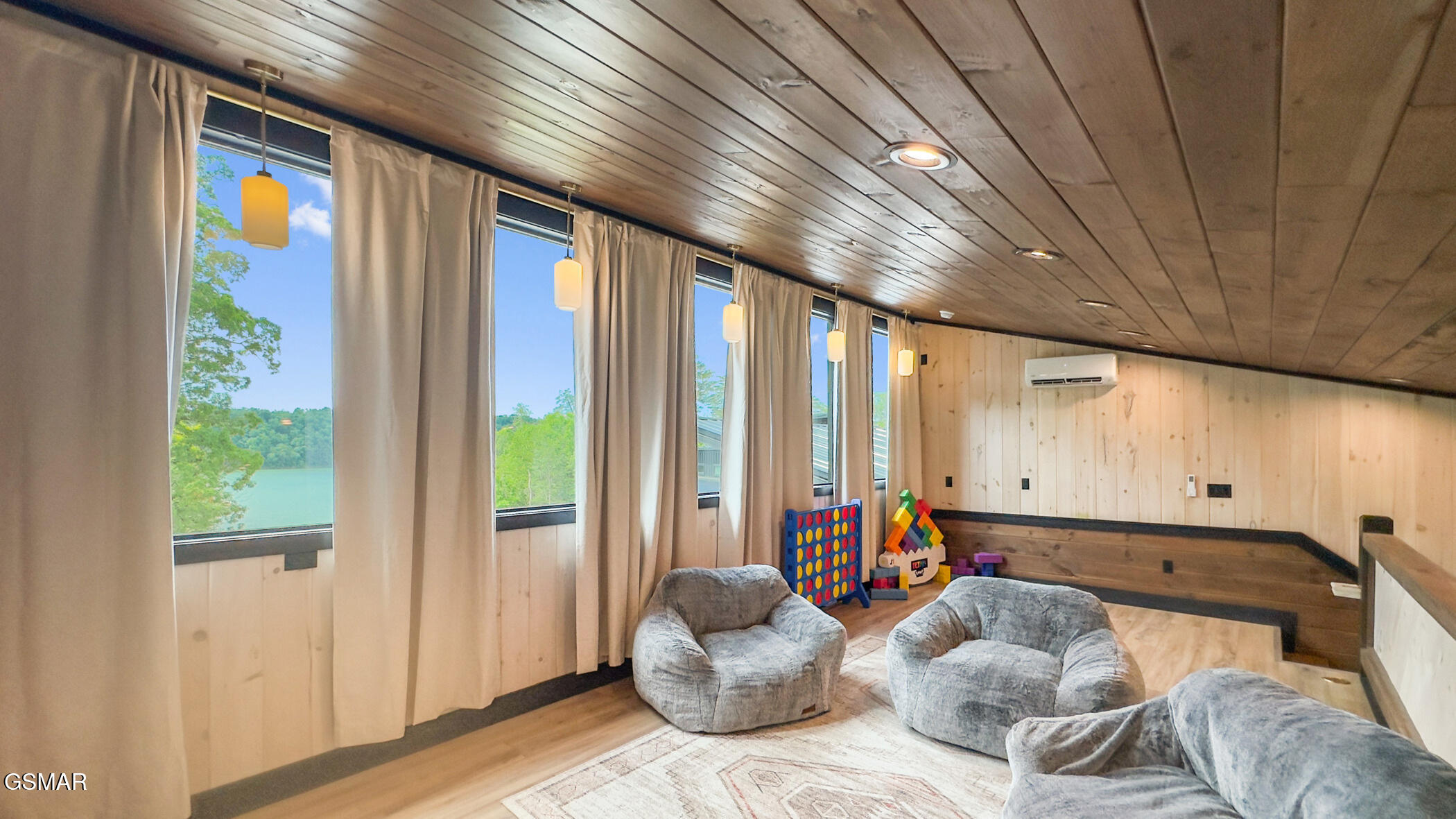 2466/2472 Mcqueen Way Sevierville TN 37876