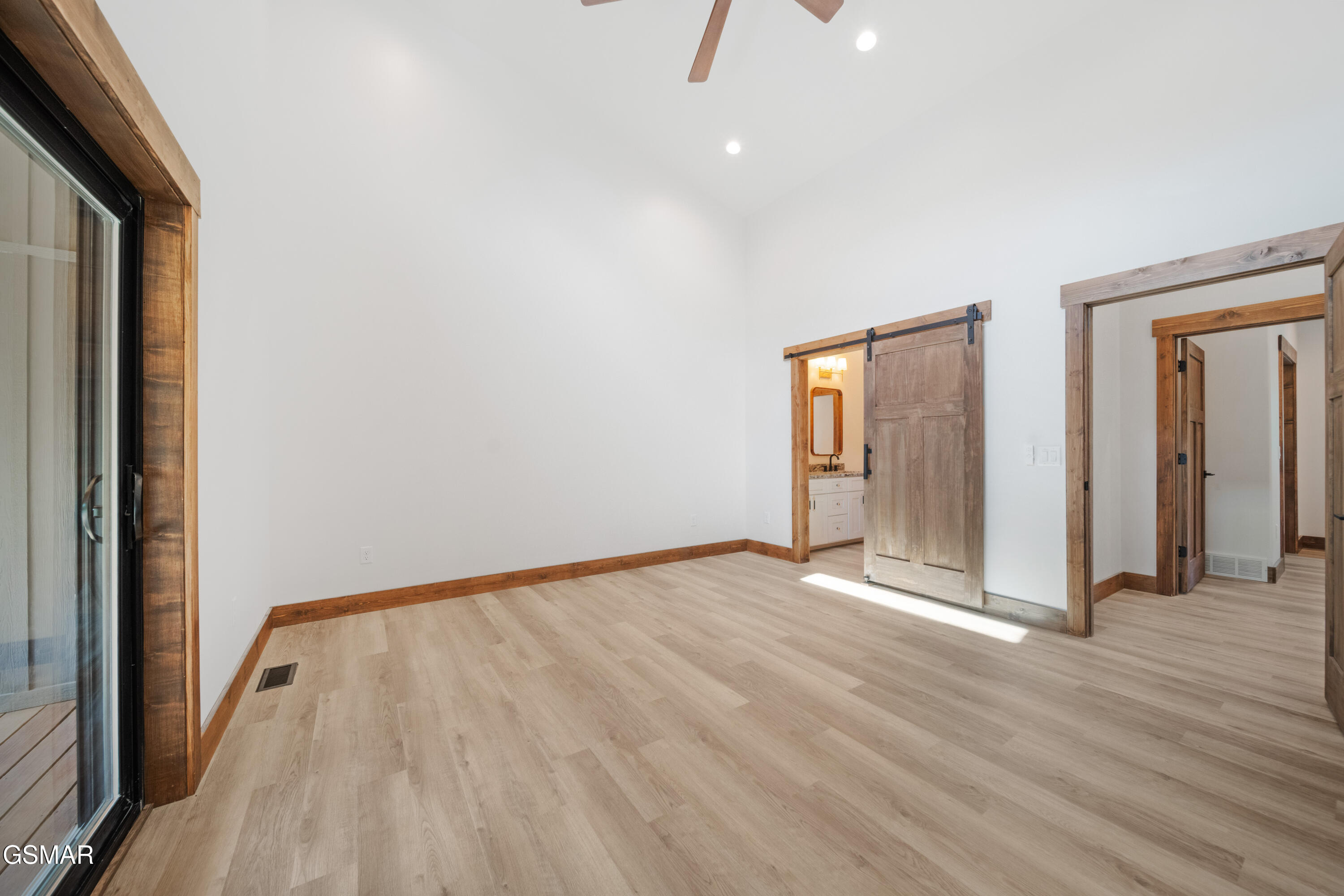 2466/2472 Mcqueen Way Sevierville TN 37876