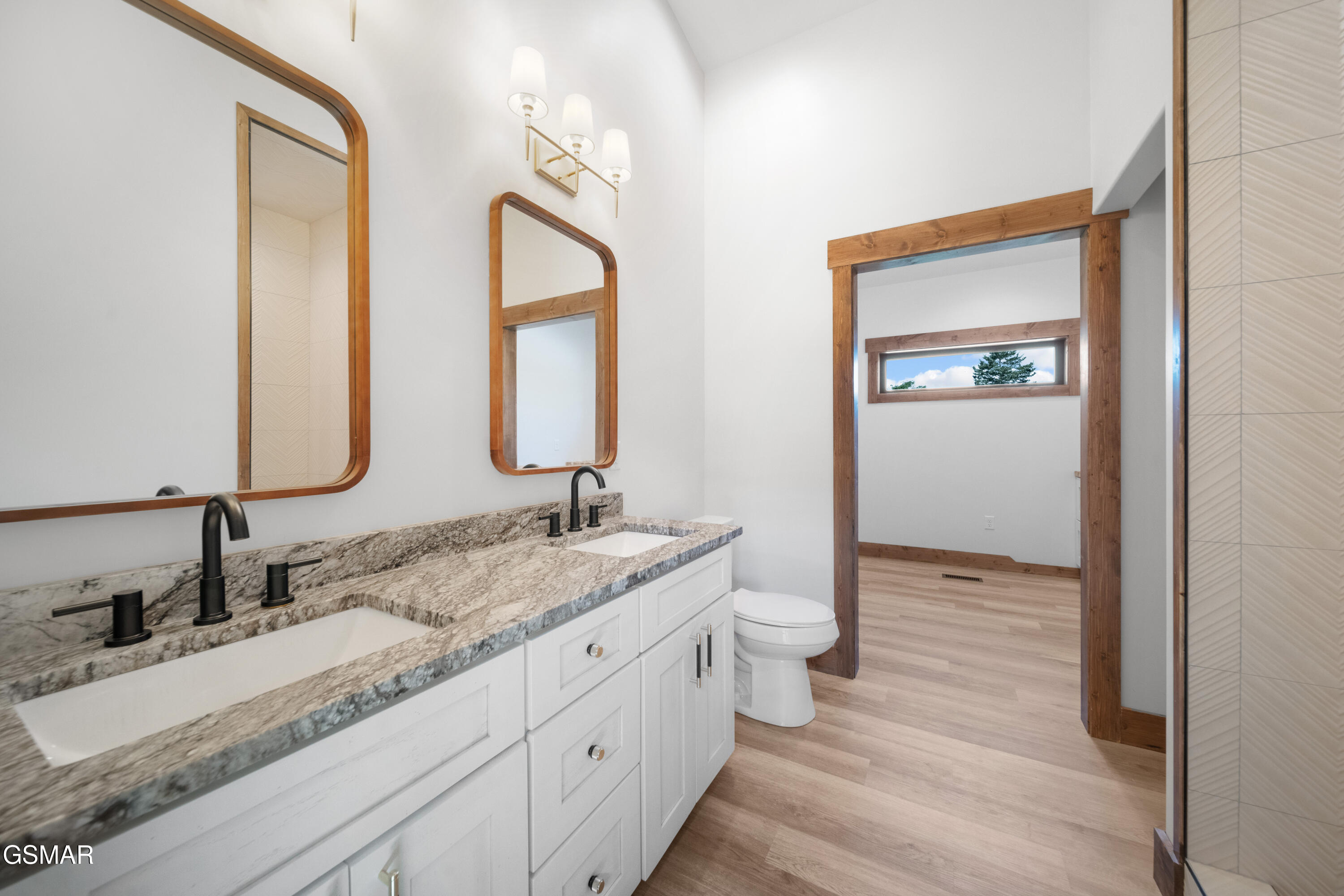 2466/2472 Mcqueen Way Sevierville TN 37876