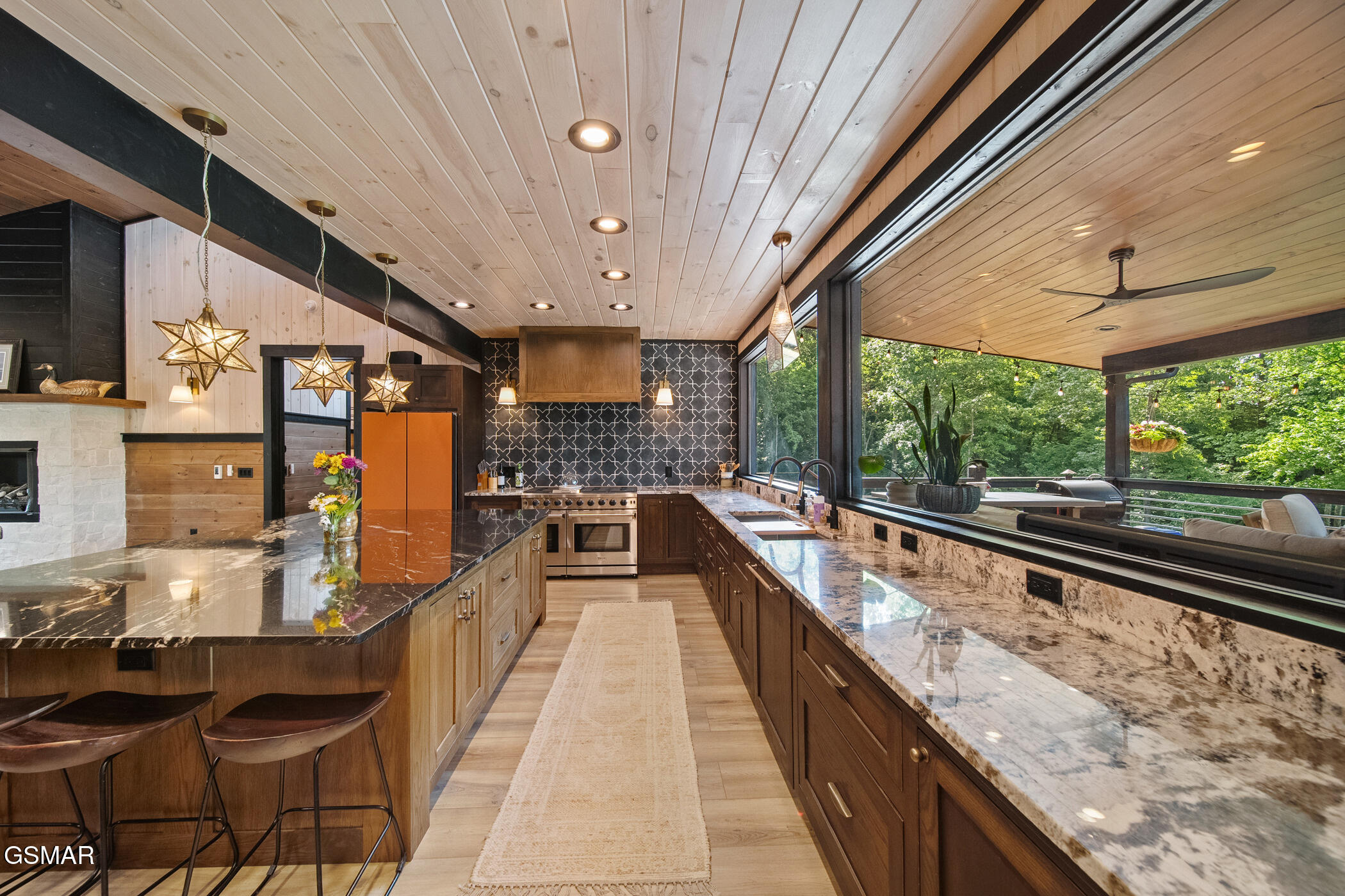 2466/2472 Mcqueen Way Sevierville TN 37876