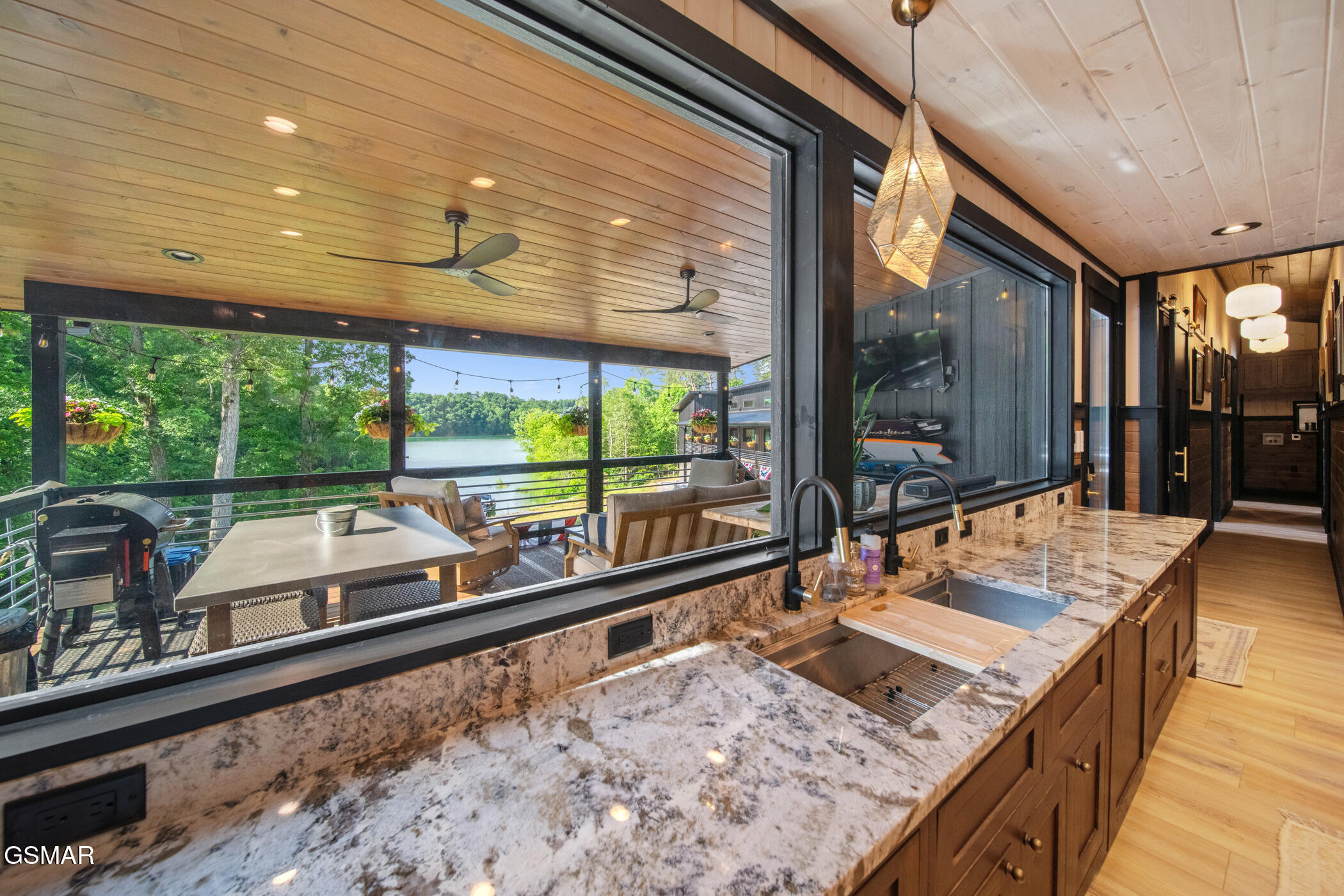 2466/2472 Mcqueen Way Sevierville TN 37876