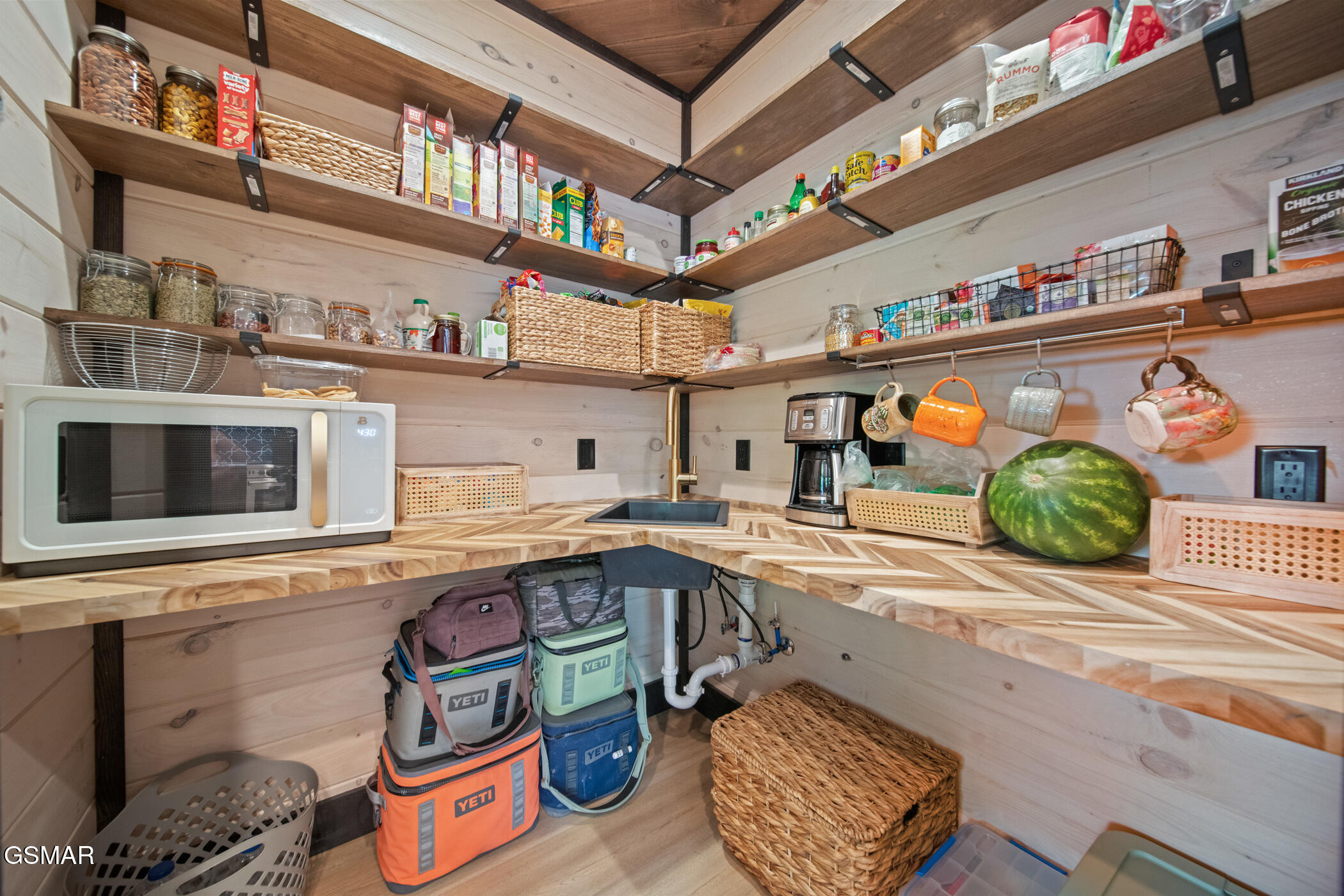 2466/2472 Mcqueen Way Sevierville TN 37876