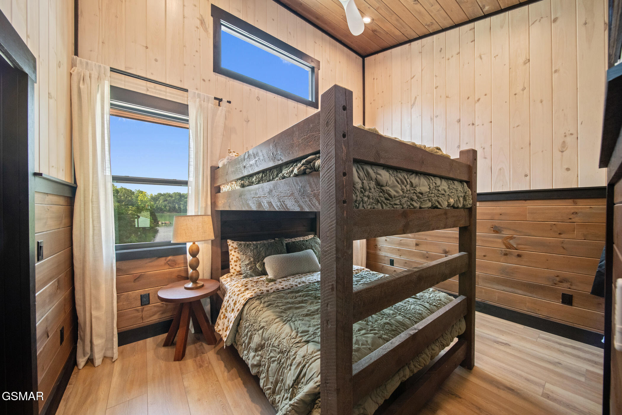 2466/2472 Mcqueen Way Sevierville TN 37876