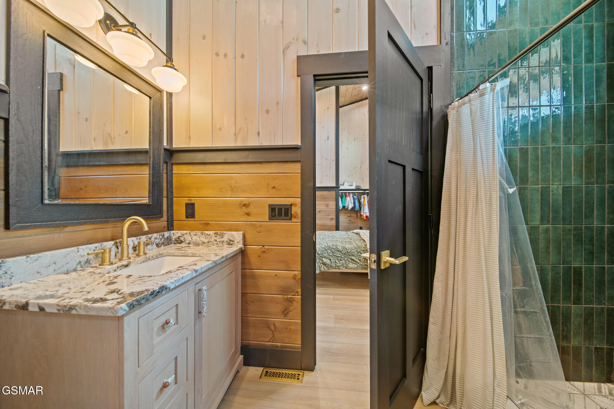 2466/2472 Mcqueen Way Sevierville TN 37876