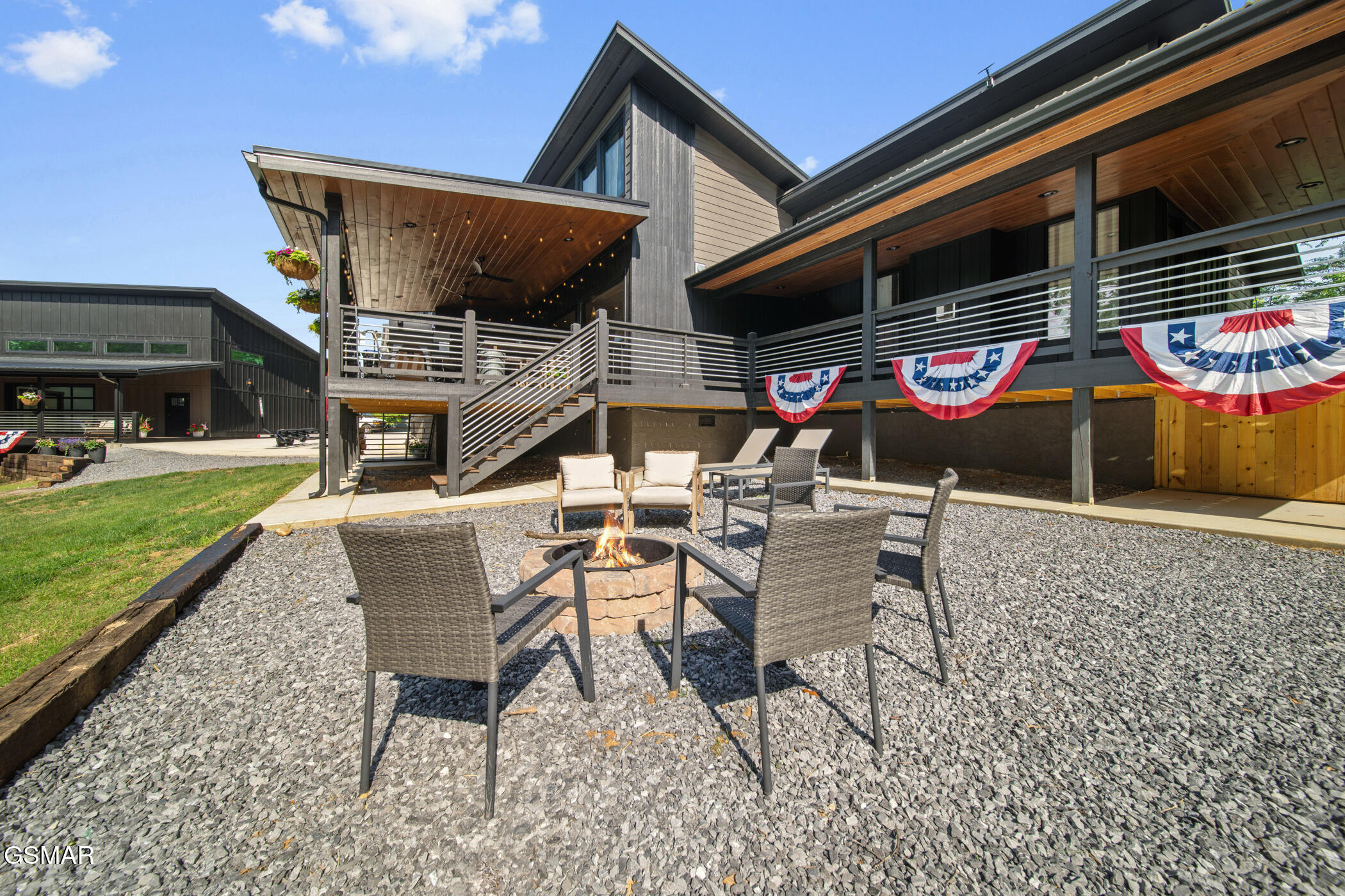 2466/2472 Mcqueen Way Sevierville TN 37876