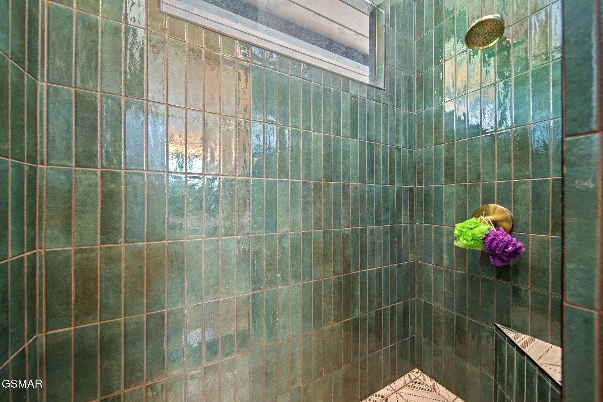 2466/2472 Mcqueen Way Sevierville TN 37876