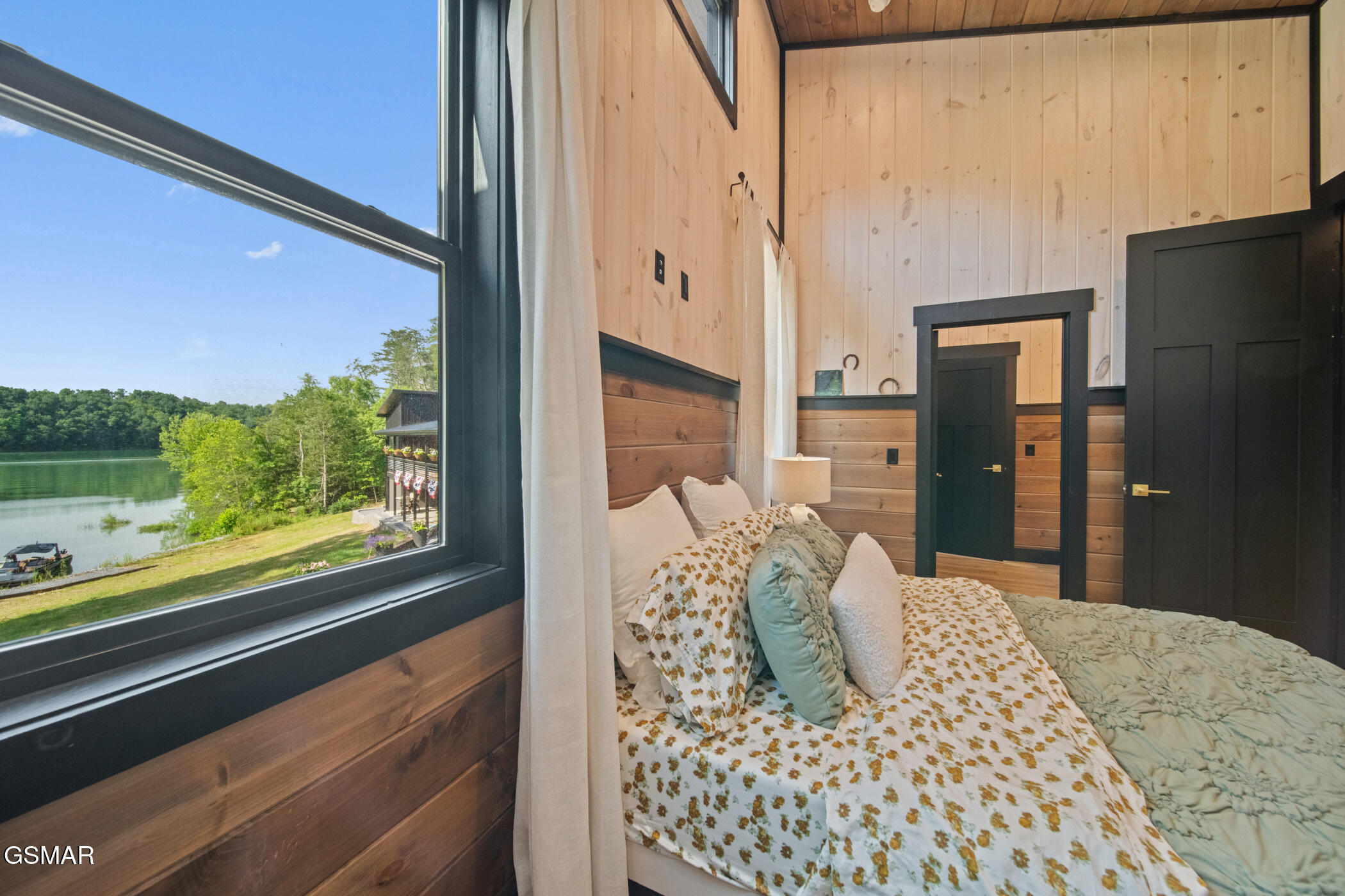 2466/2472 Mcqueen Way Sevierville TN 37876