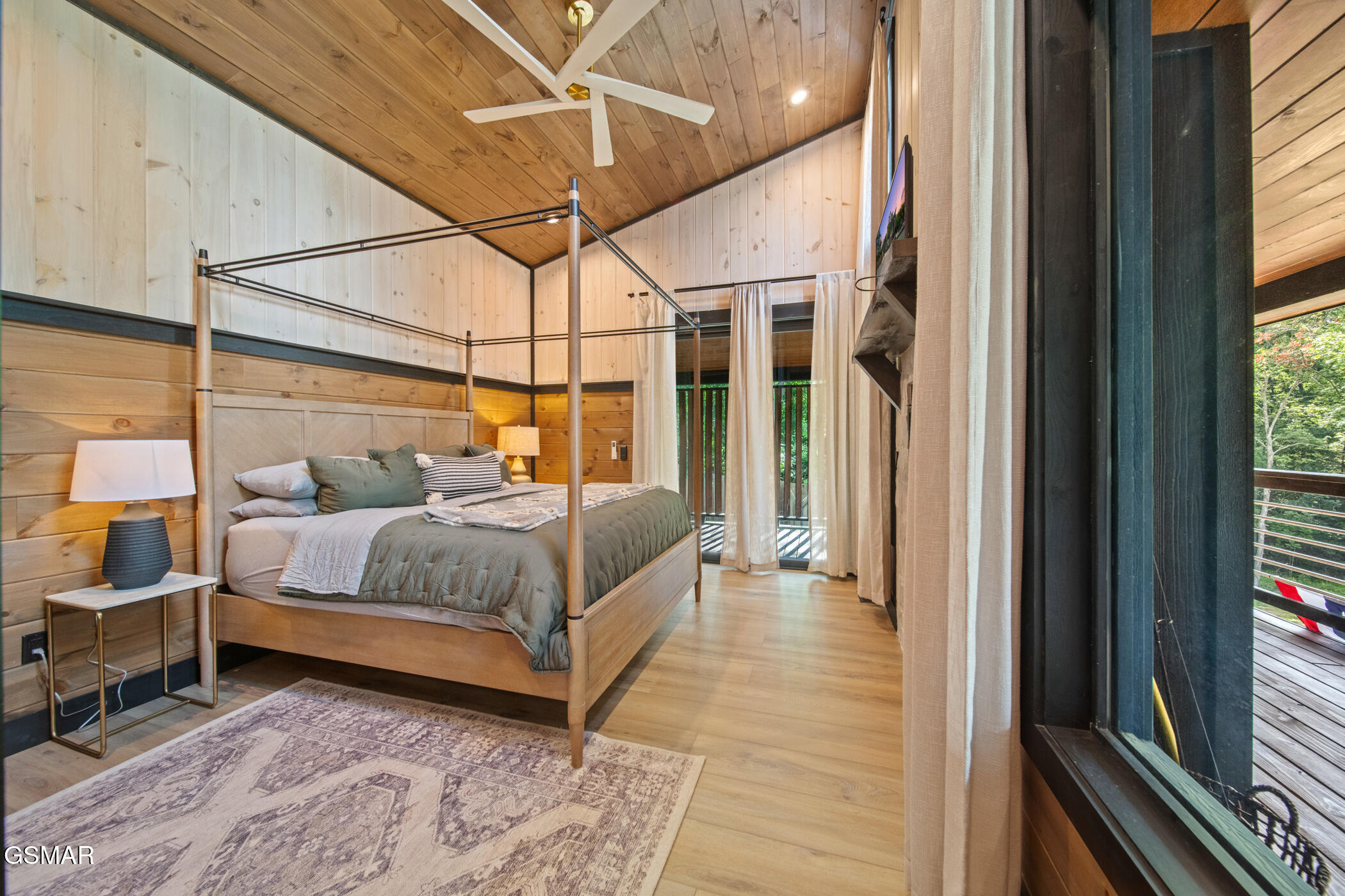 2466/2472 Mcqueen Way Sevierville TN 37876