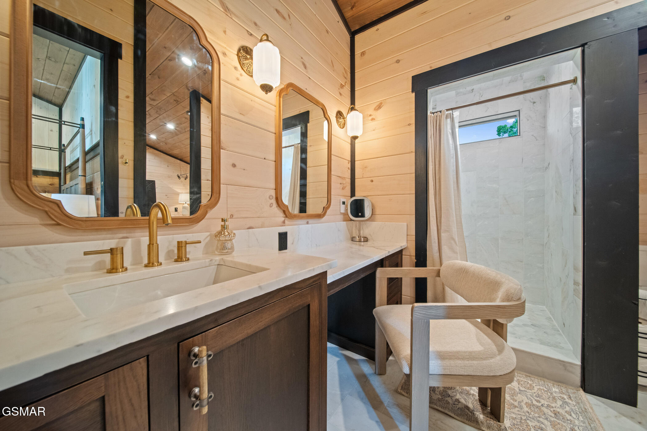 2466/2472 Mcqueen Way Sevierville TN 37876