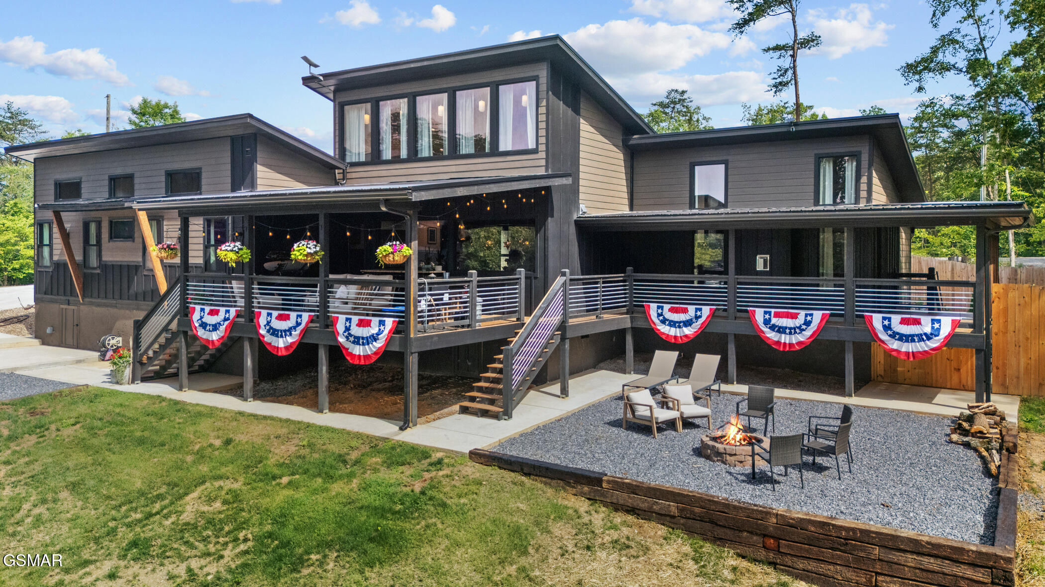 2466/2472 Mcqueen Way Sevierville TN 37876