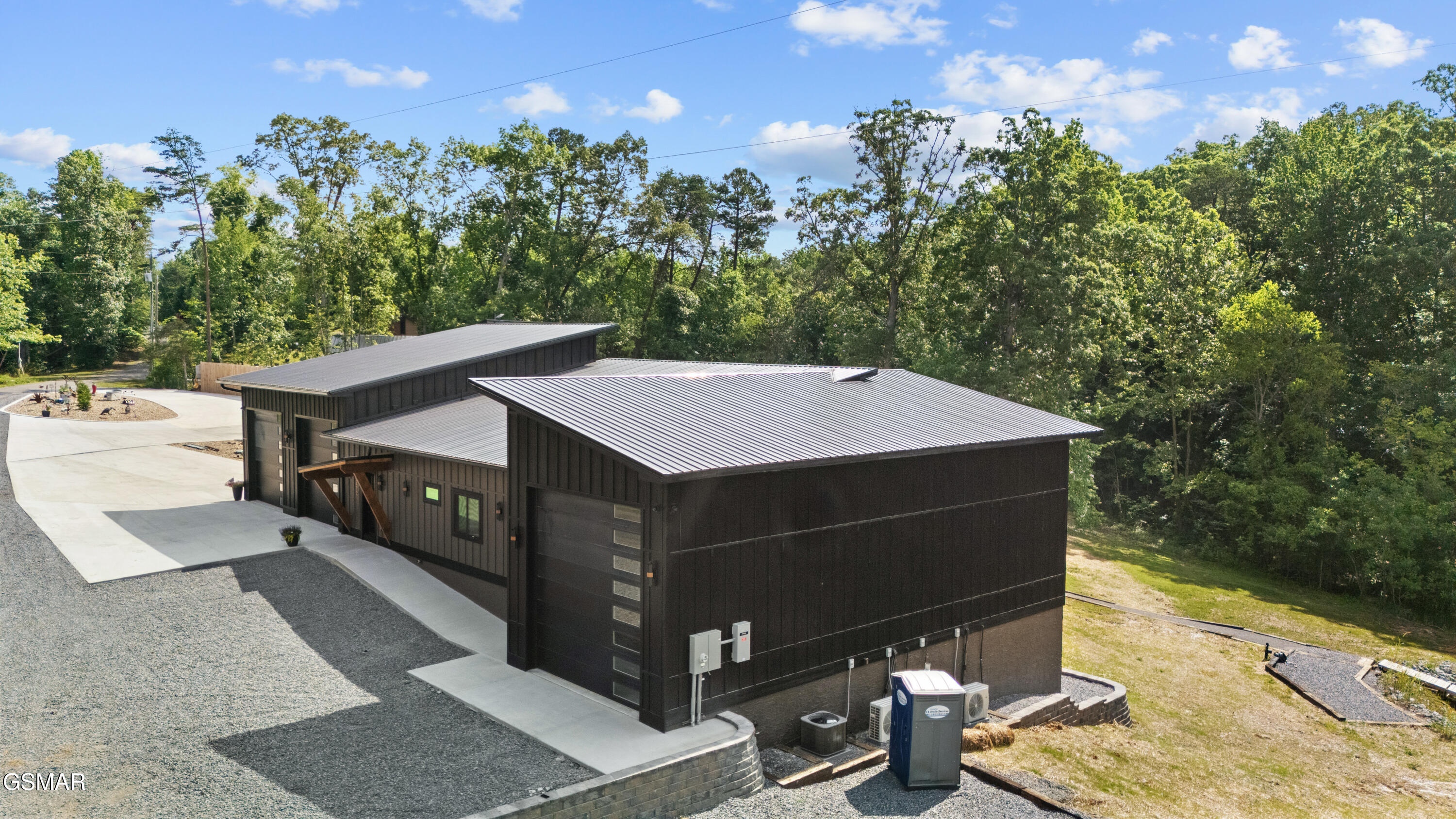 2466/2472 Mcqueen Way Sevierville TN 37876