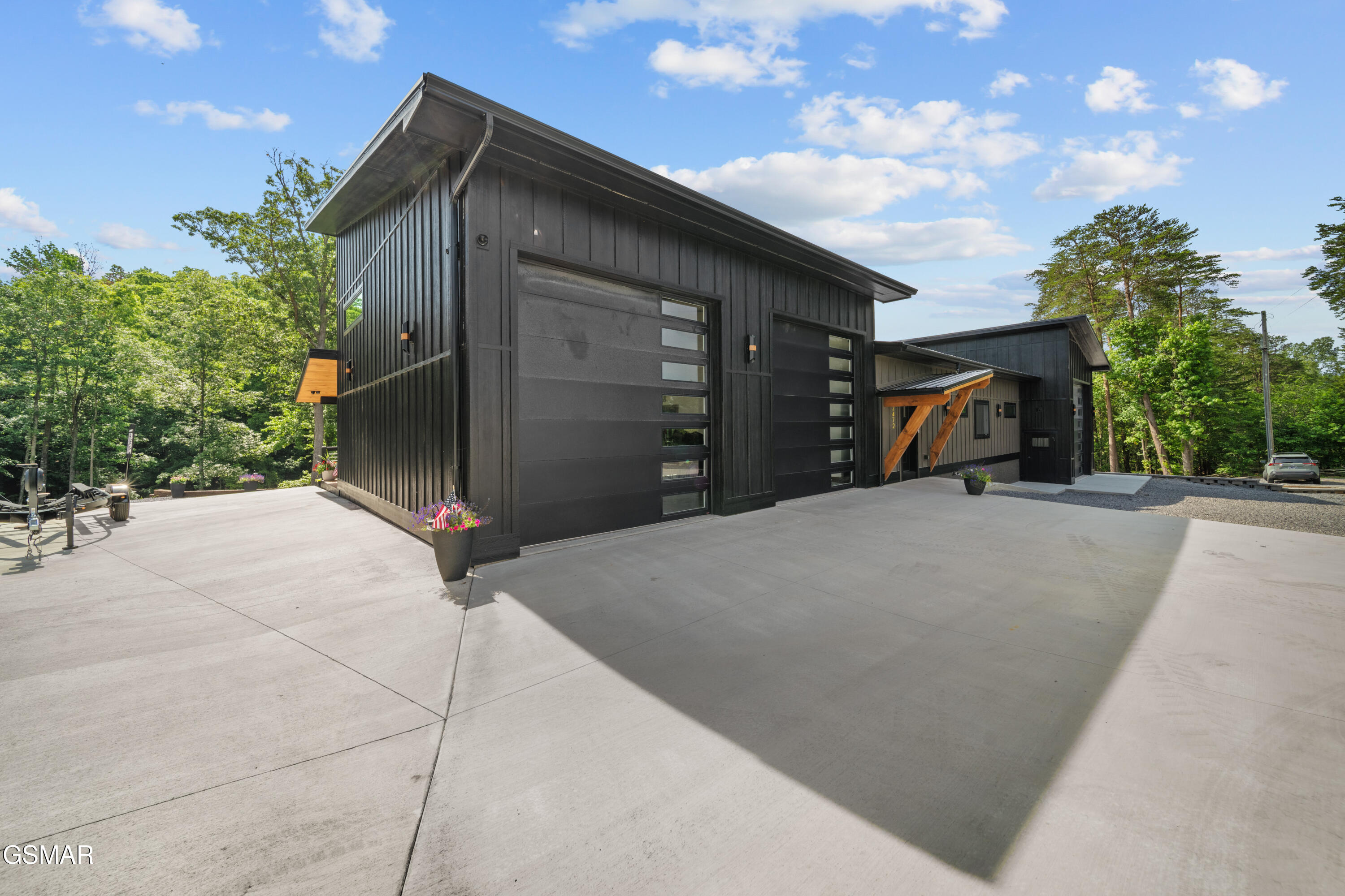 2466/2472 Mcqueen Way Sevierville TN 37876