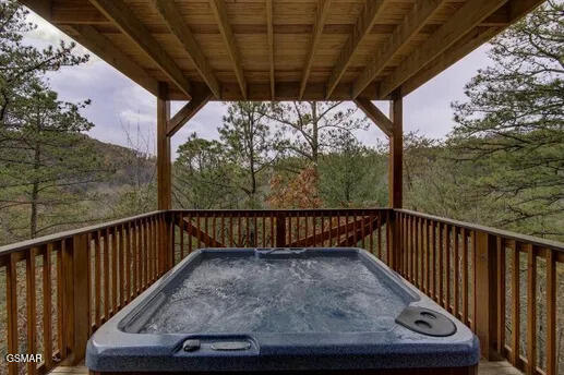 1340 Parkview Vista Way Pigeon Forge TN 37863