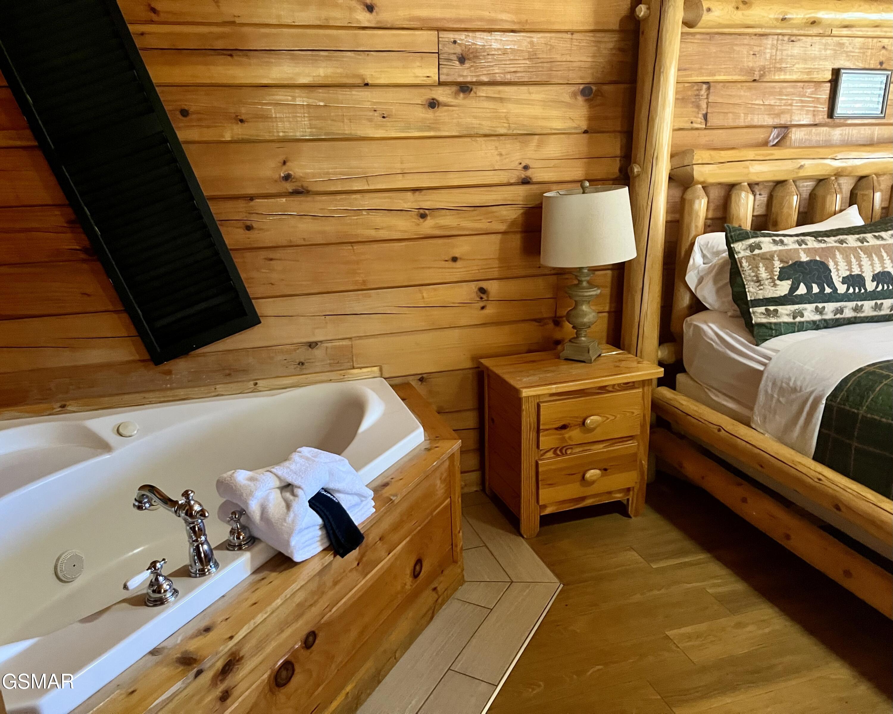 1653 Little Cabin Loop Sevierville TN 37862