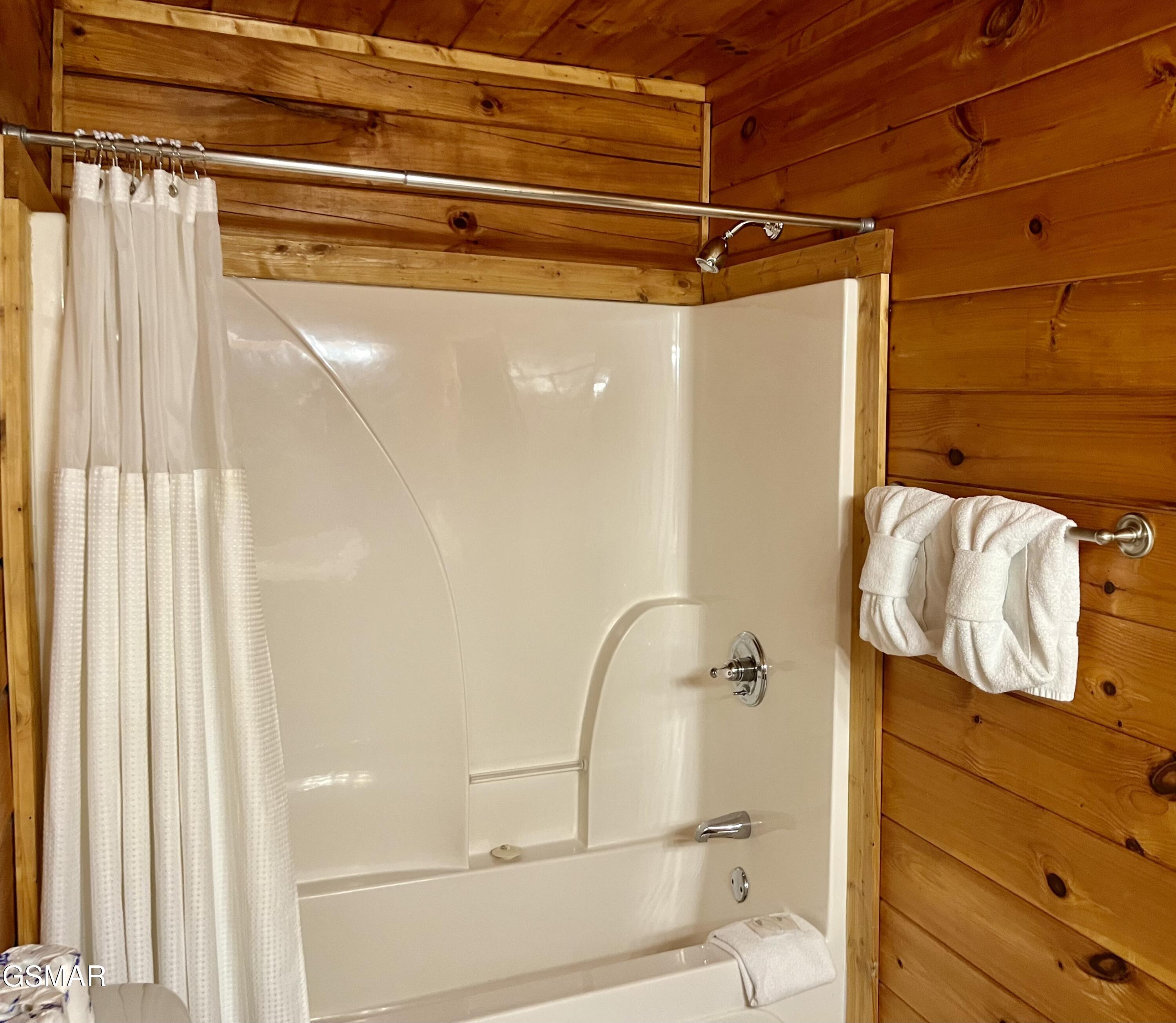 1653 Little Cabin Loop Sevierville TN 37862