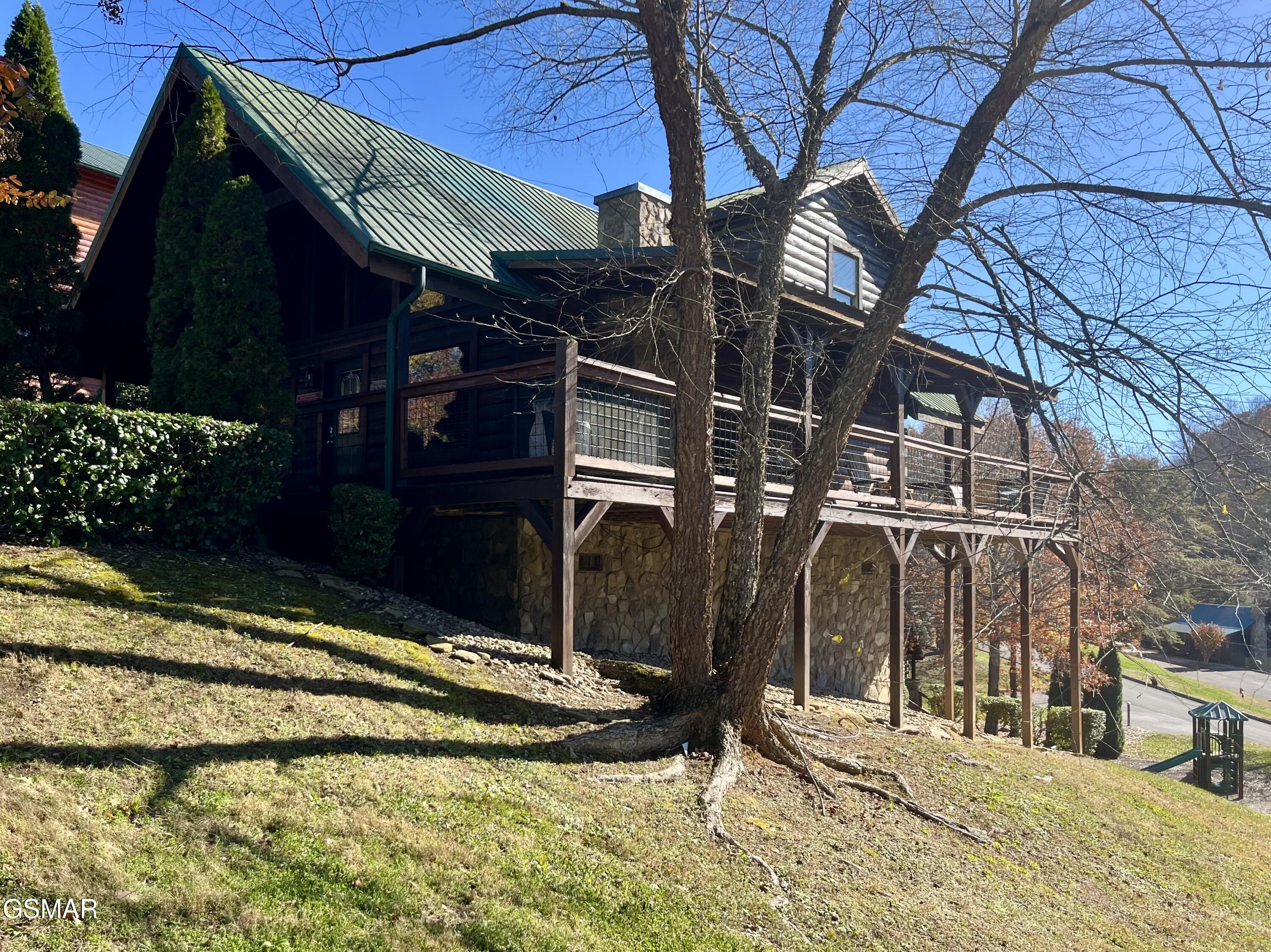 1653 Little Cabin Loop Sevierville TN 37862