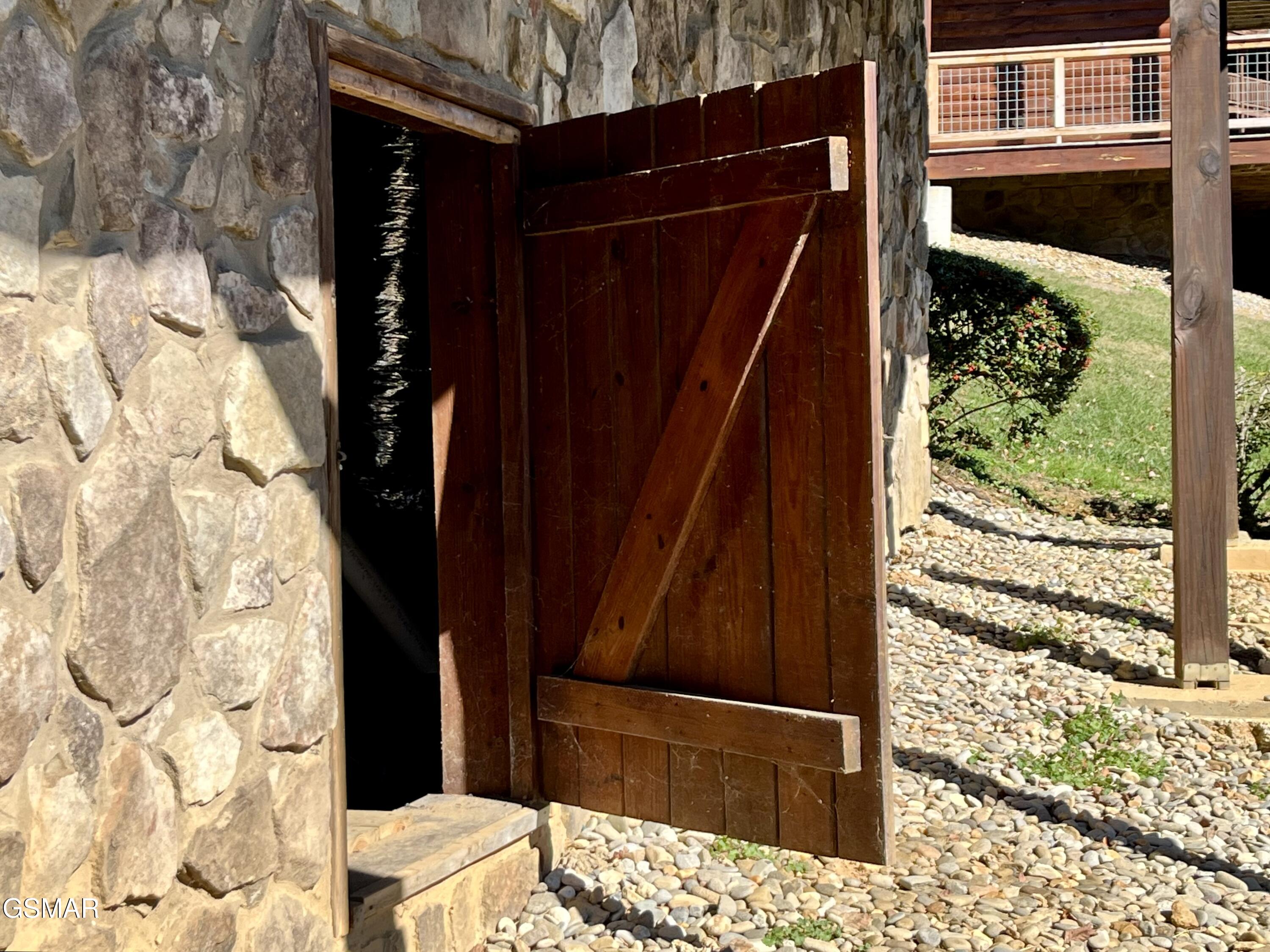 1653 Little Cabin Loop Sevierville TN 37862